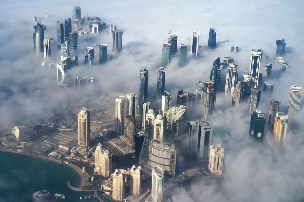 Funcionarios venezolanos negocian en Qatar colocación inicial de Petros