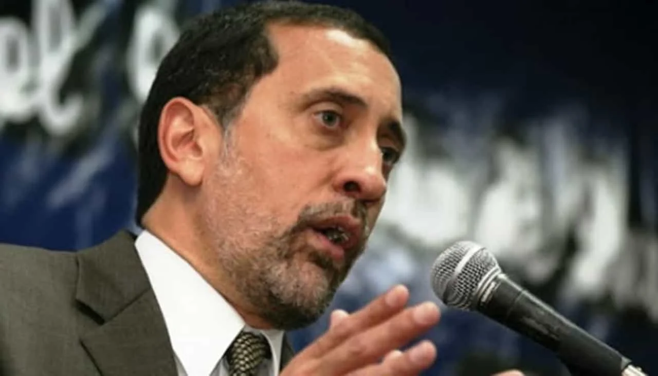 Guerra: La reconversión monetaria podría dejarnos cuatro días sin billetes