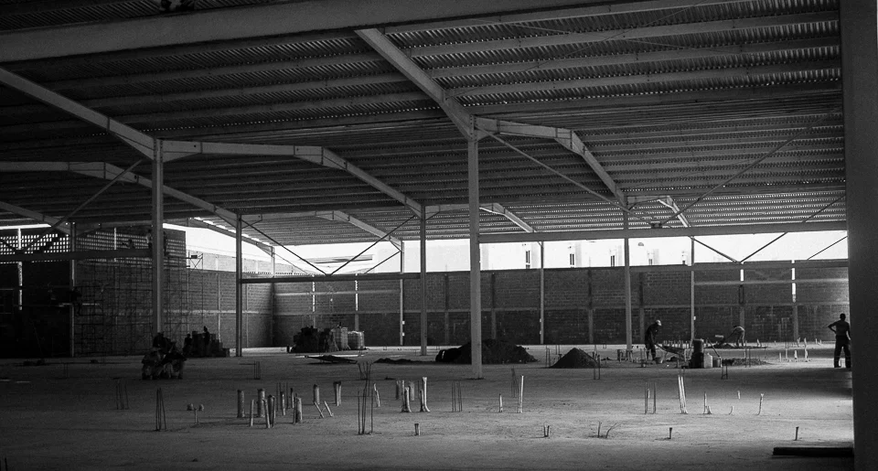 Titulo- En Labores. Estilo_ Blanco y Negro, Corporativa. Descripcion_ iso 200 DF_ 30mm f_ 5,6 V- 1-60 seg.jpg