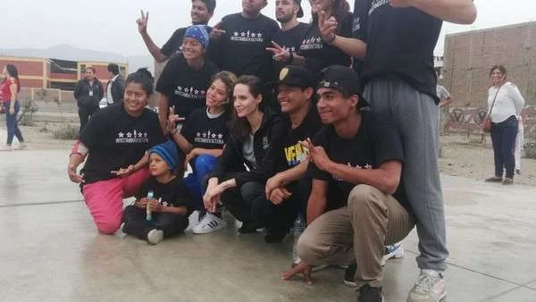 rs_600x338-181022050225-Angelina-Jolie-en-Peru-con-refugiados-venezolanos-2.jpg