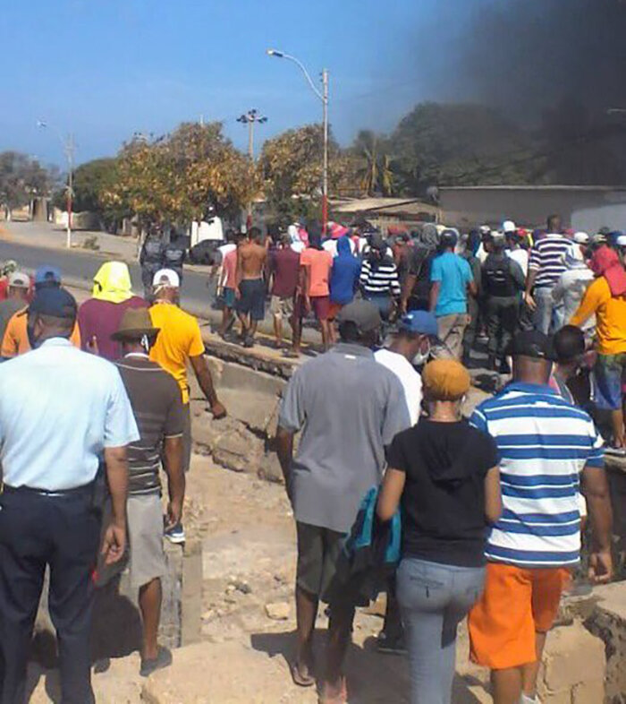 Protestas por gasolina y alimentos se escenificaron en Monagas, Sucre y  otras zonas del país — El Mercurio Web | Noticias, Información y Análisis