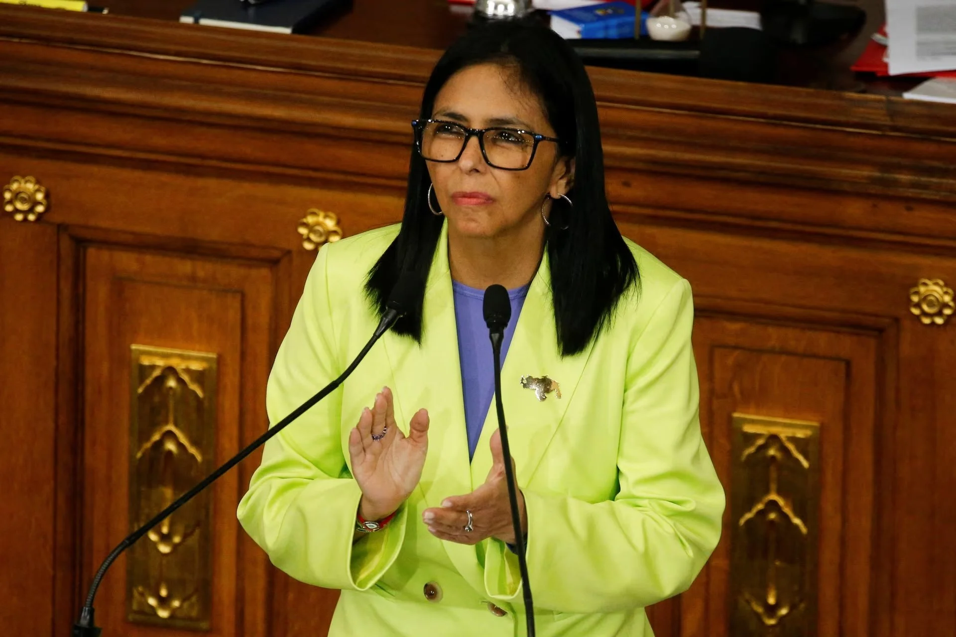 Rodríguez propone reforma petrolera para facilitar inversión en Venezuela