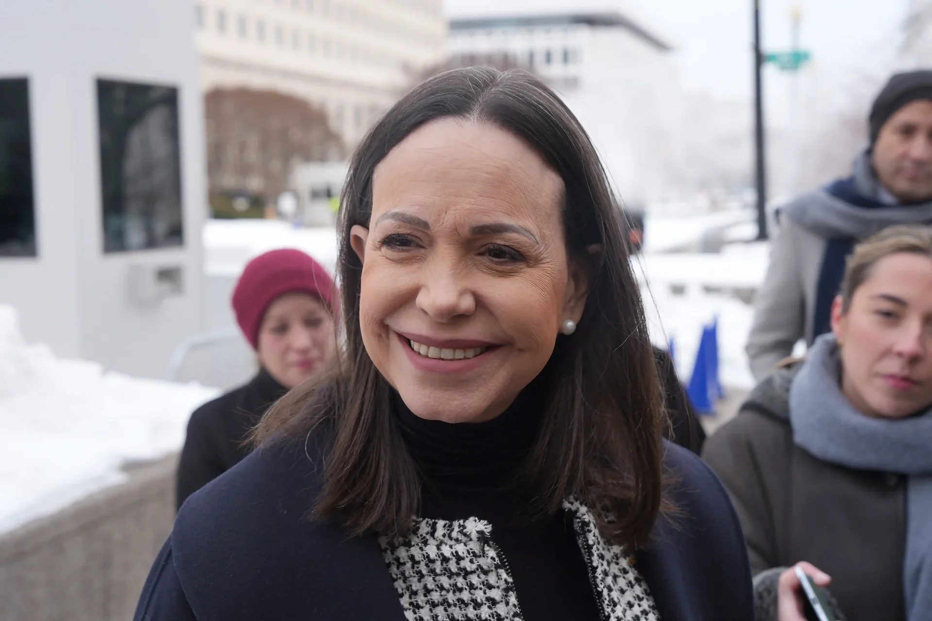 Machado dice que le llama la atención que Petro pida que Maduro sea juzgado en Venezuela