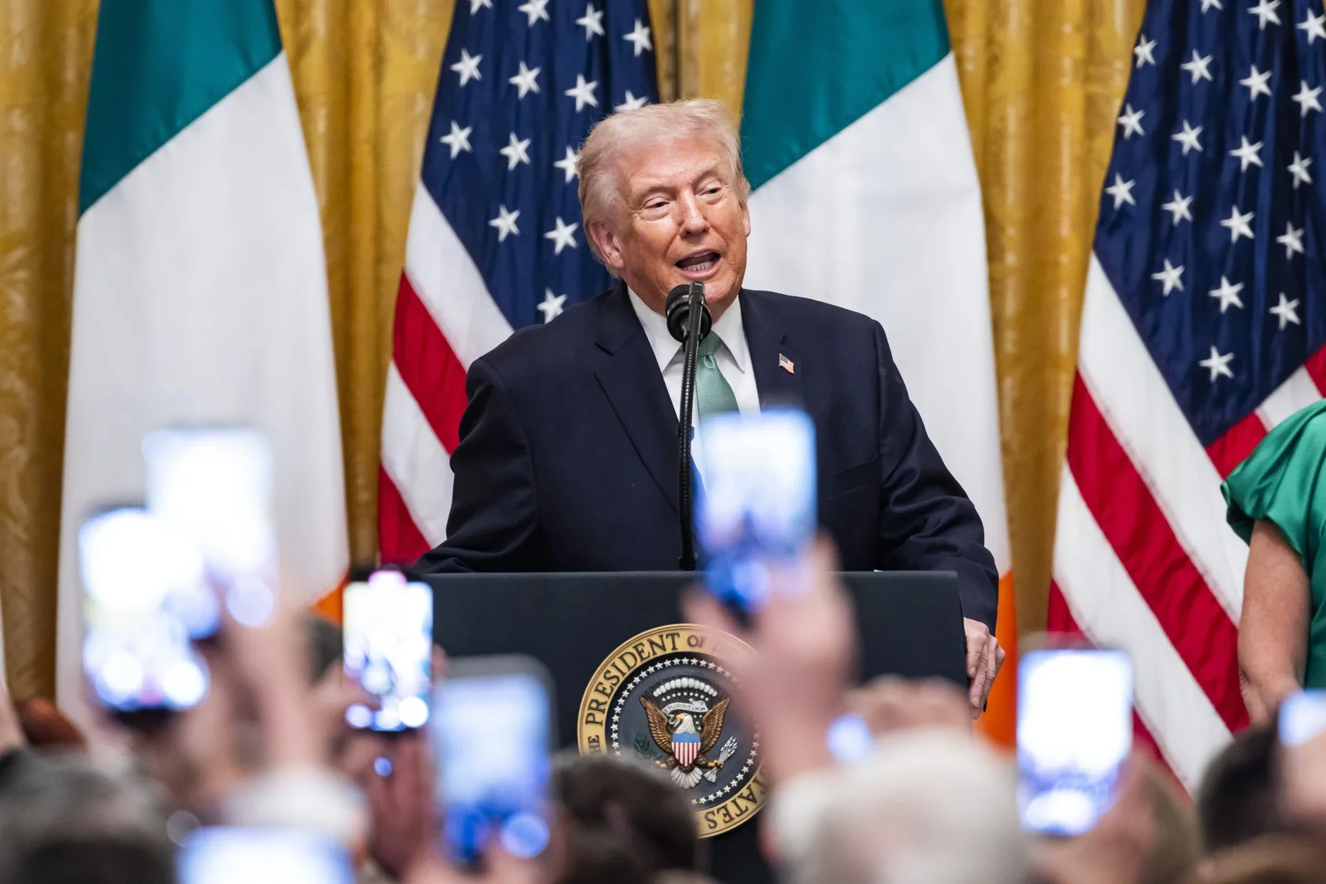 Trump sugiere que Venezuela se convierta en parte de EE.UU. tras ganar el clásico mundial