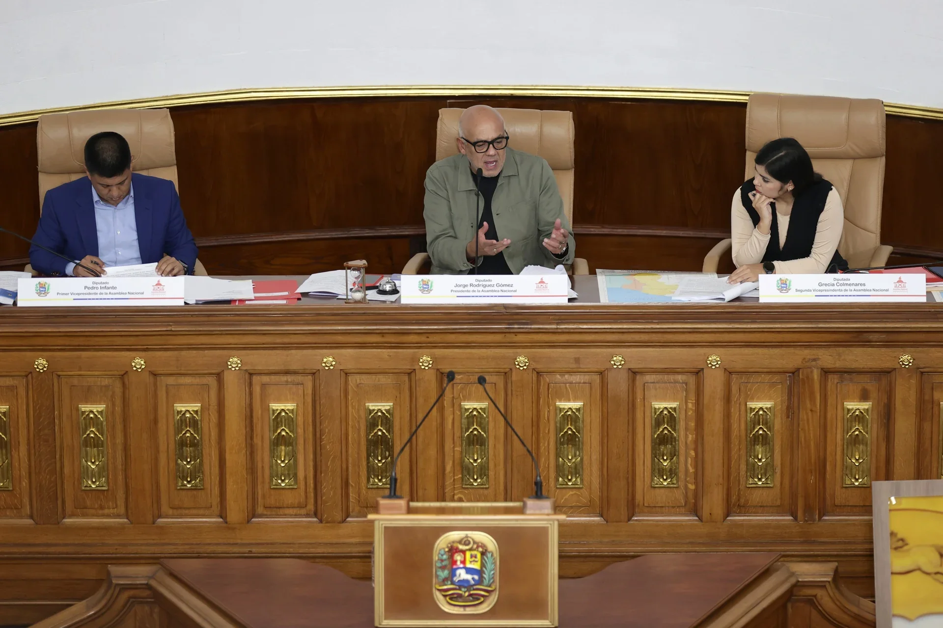 Parlamento aplaza por tercera vez el debate para aprobar nueva ley de minas en Venezuela