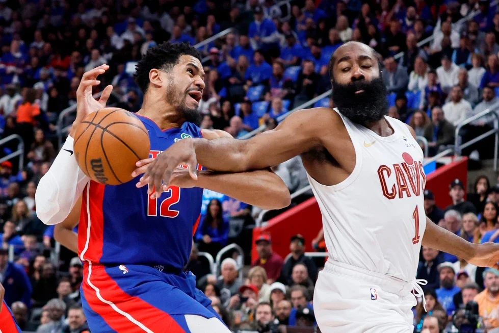 James Harden anota 30 y Cavaliers remontan ante Pistons en prórroga para tomar ventaja de 3-2