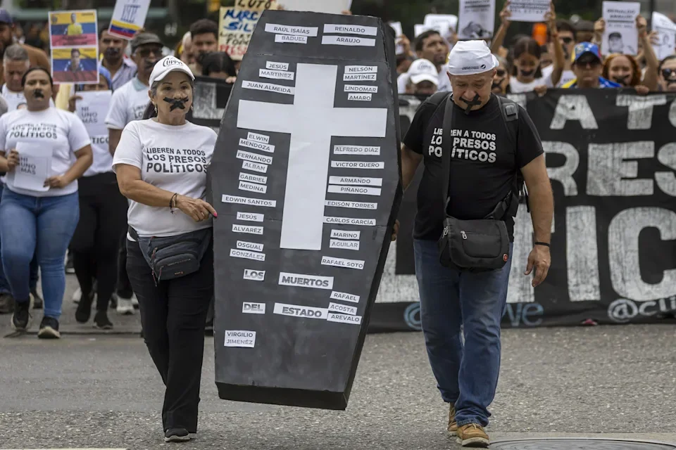 Nuevas liberaciones en Venezuela chocan con demanda de incluir todos los presos políticos