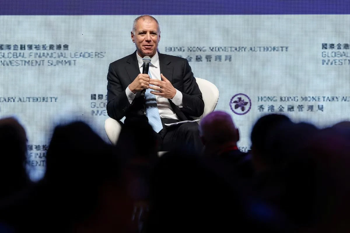 No luchen contra la IA, dice el CEO de HSBC a sus empleados mientras los bancos comienzan a recortar puestos de trabajo