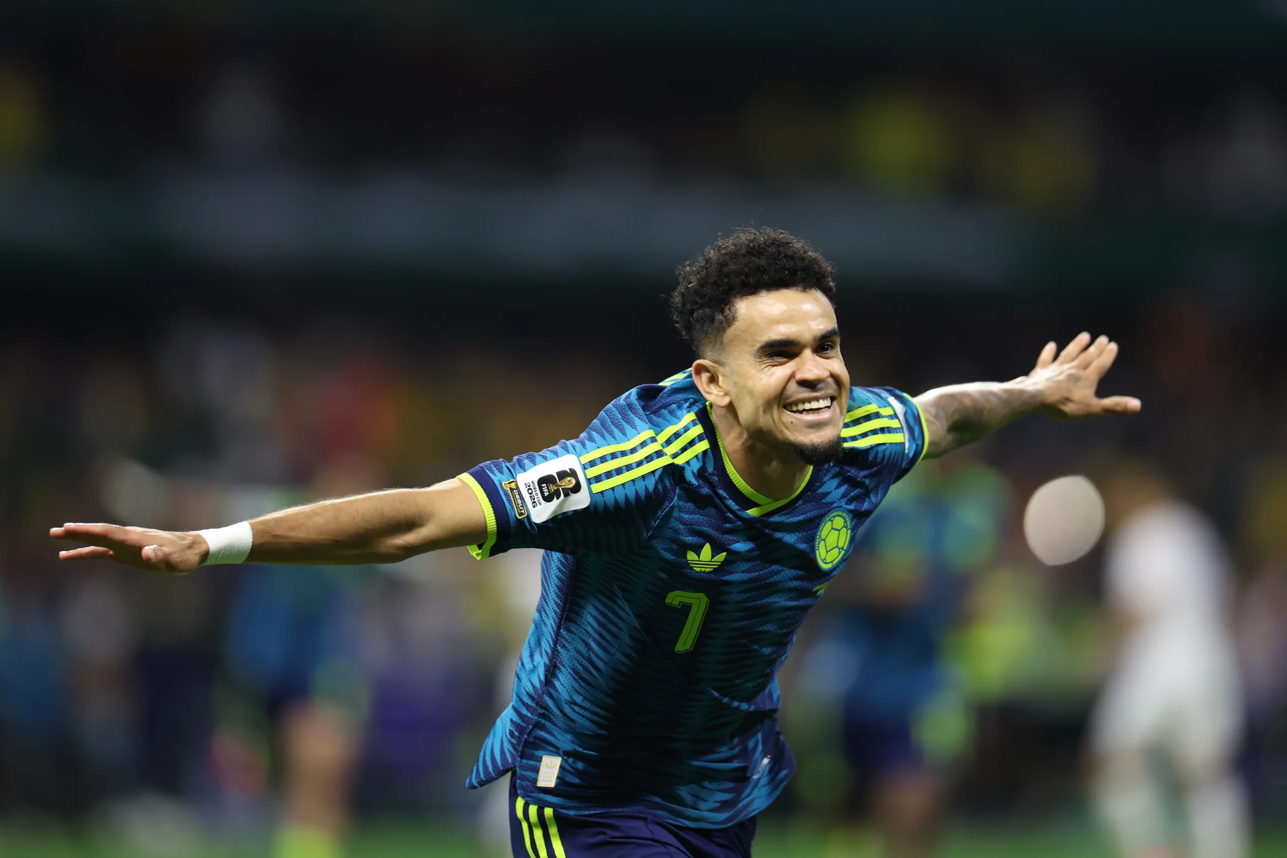 Colombia sonríe en el debut mundialista al vencer 3-1 a Uzbekistán y asumir liderato de grupo