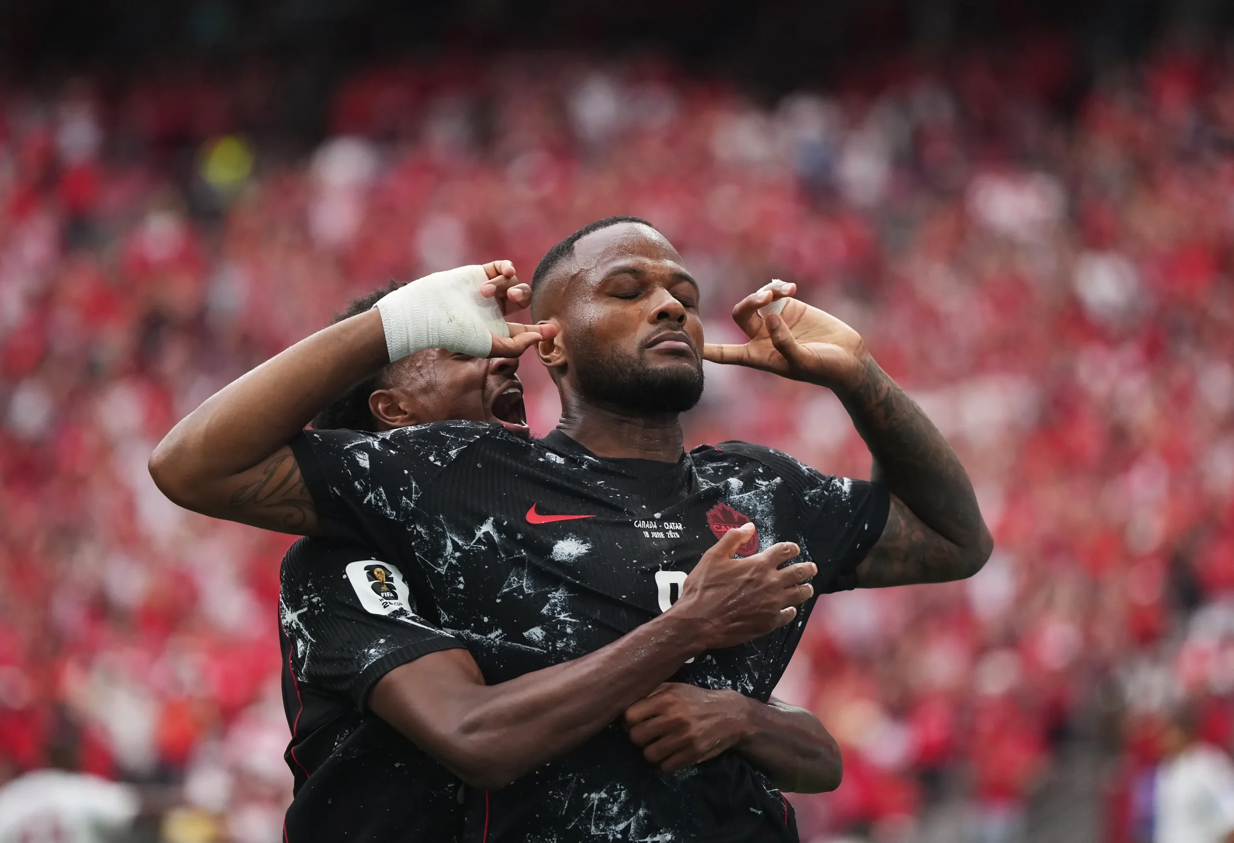 Triplete de Jonathan David otorga a Canadá su 1er triunfo en un Mundial: 6-0 ante Qatar