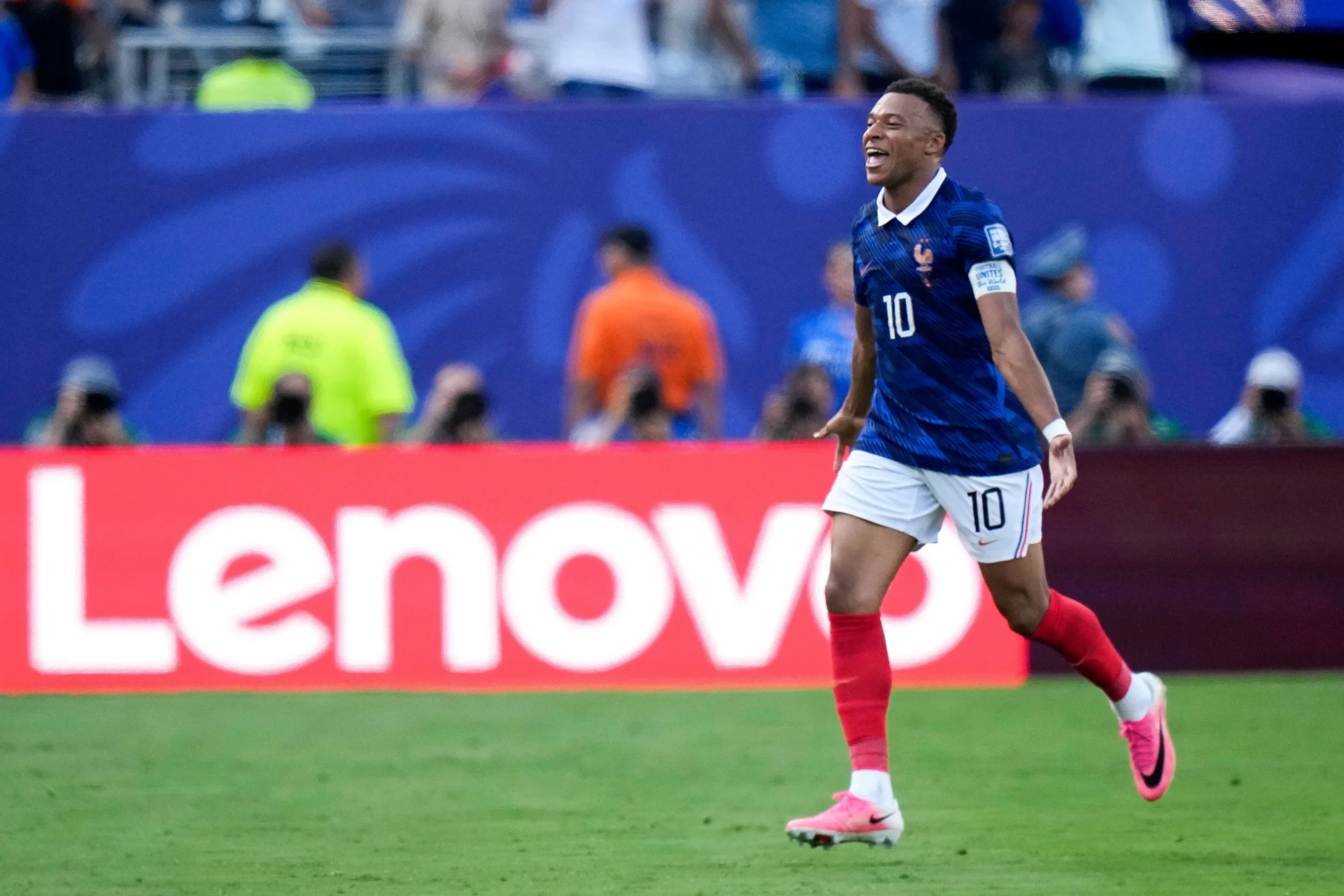 Mbappé no le da respiro a Messi en la puja por el rey goleador de los mundiales