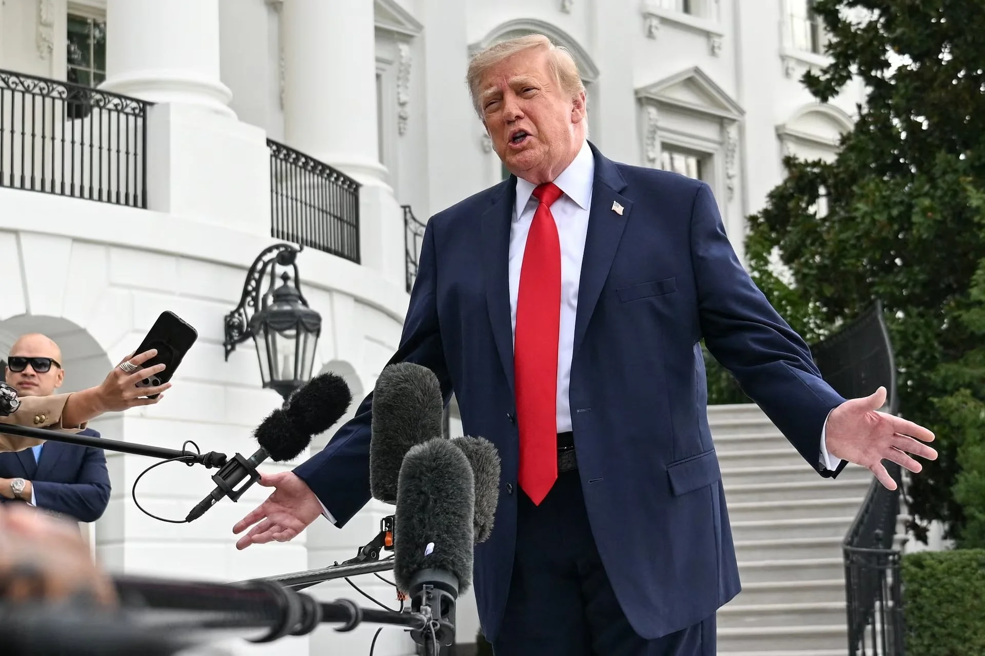Trump dice que habló con Rodríguez, de Venezuela, sobre las elecciones