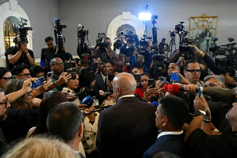 Cierra el segundo ciclo de diálogos entre gobierno interino y oposición de Venezuela