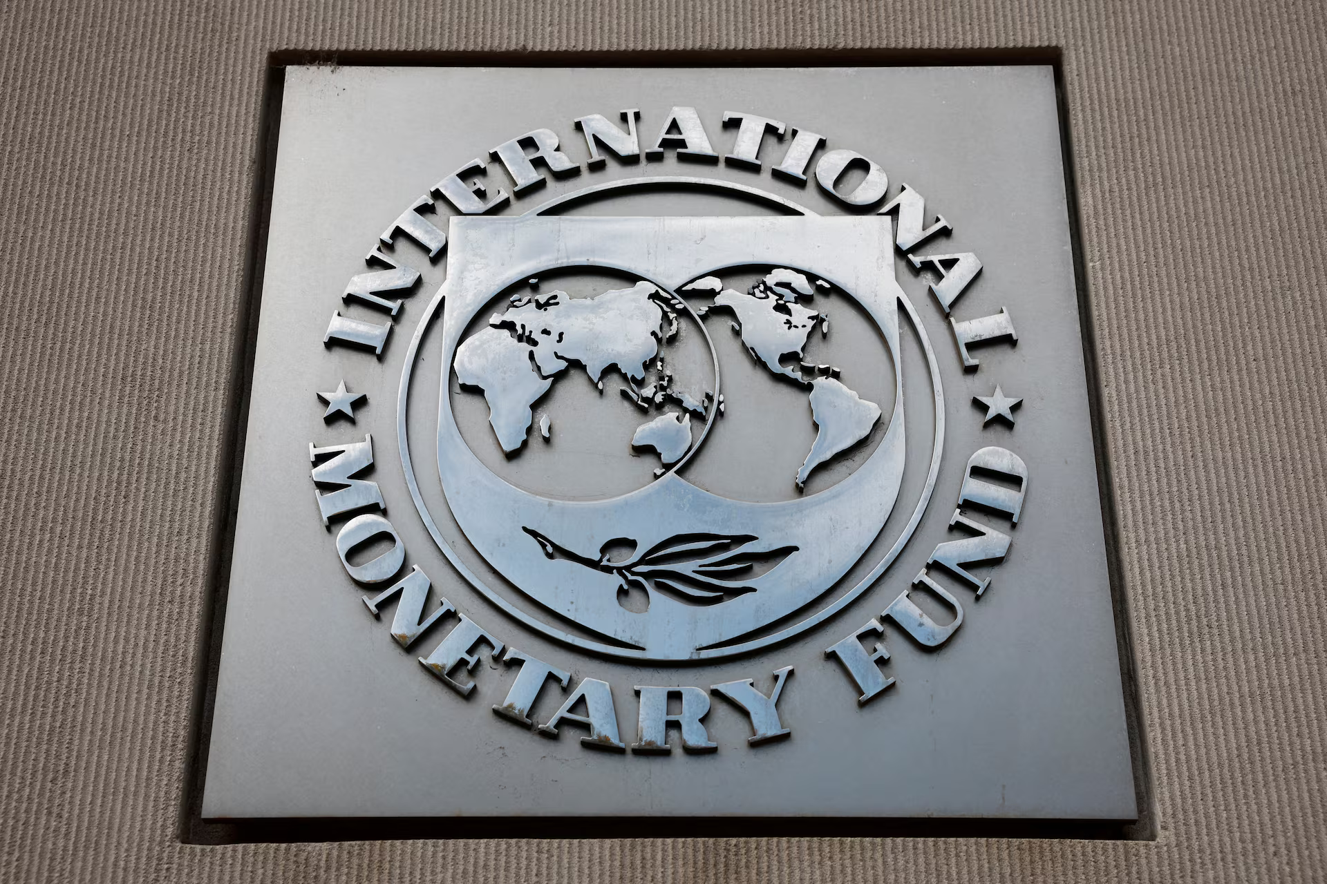 El FMI evaluará abrir una oficina en Venezuela tras reunión de alto nivel, pero descarta un programa de financiamiento