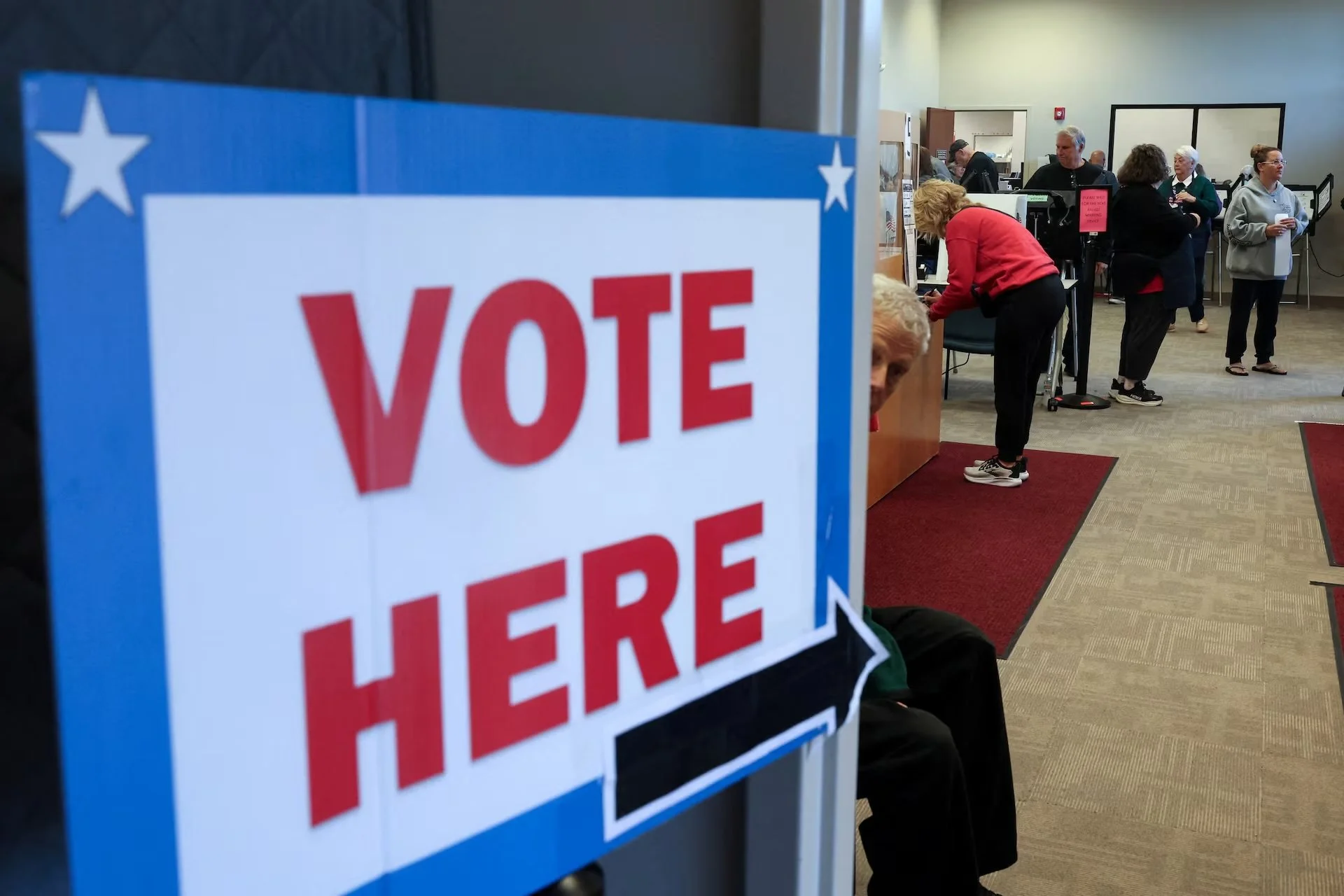 Las victorias demócratas en las elecciones de mitad de mandato podrían generar un mayor escrutinio para Wall Street y las empresas de criptomonedas