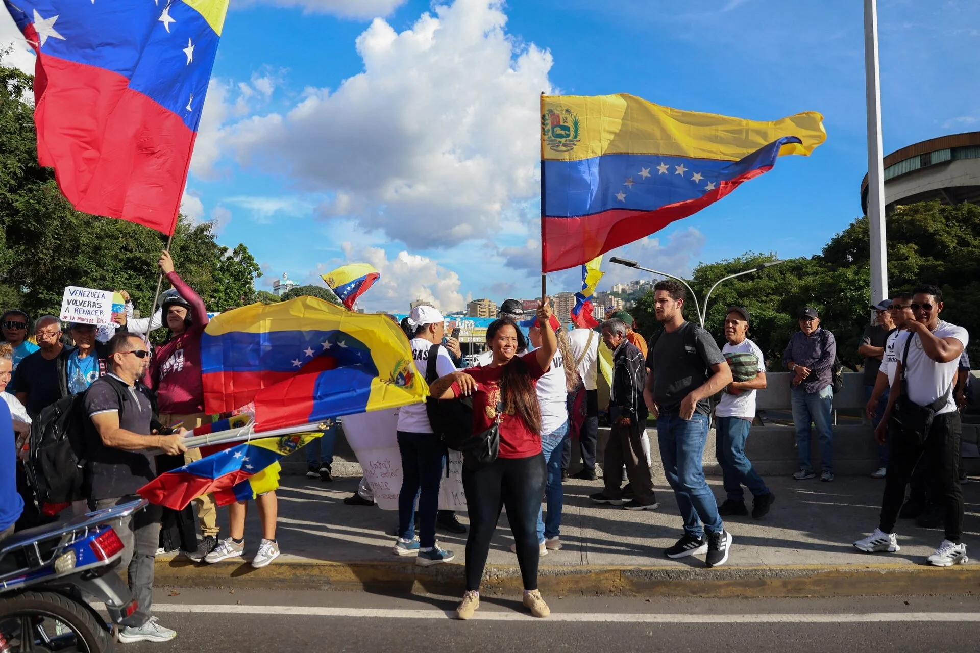Los venezolanos exigen elecciones en la primera protesta nacional en casi dos años