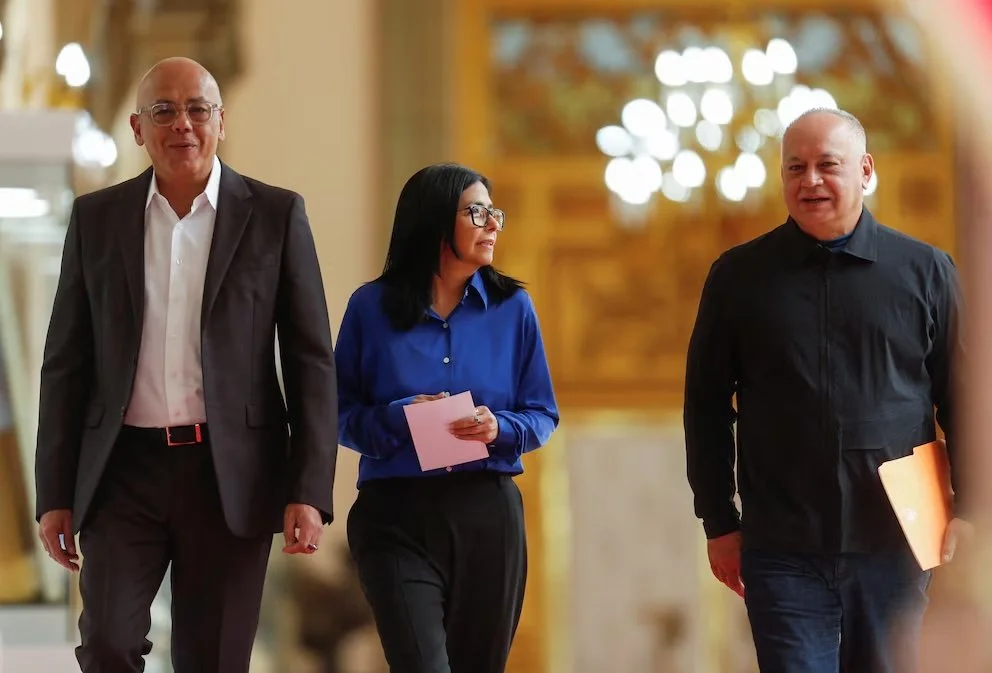 Silencio, llamados al diálogo y amenazas: así respondió el chavismo al regreso de María Corina Machado