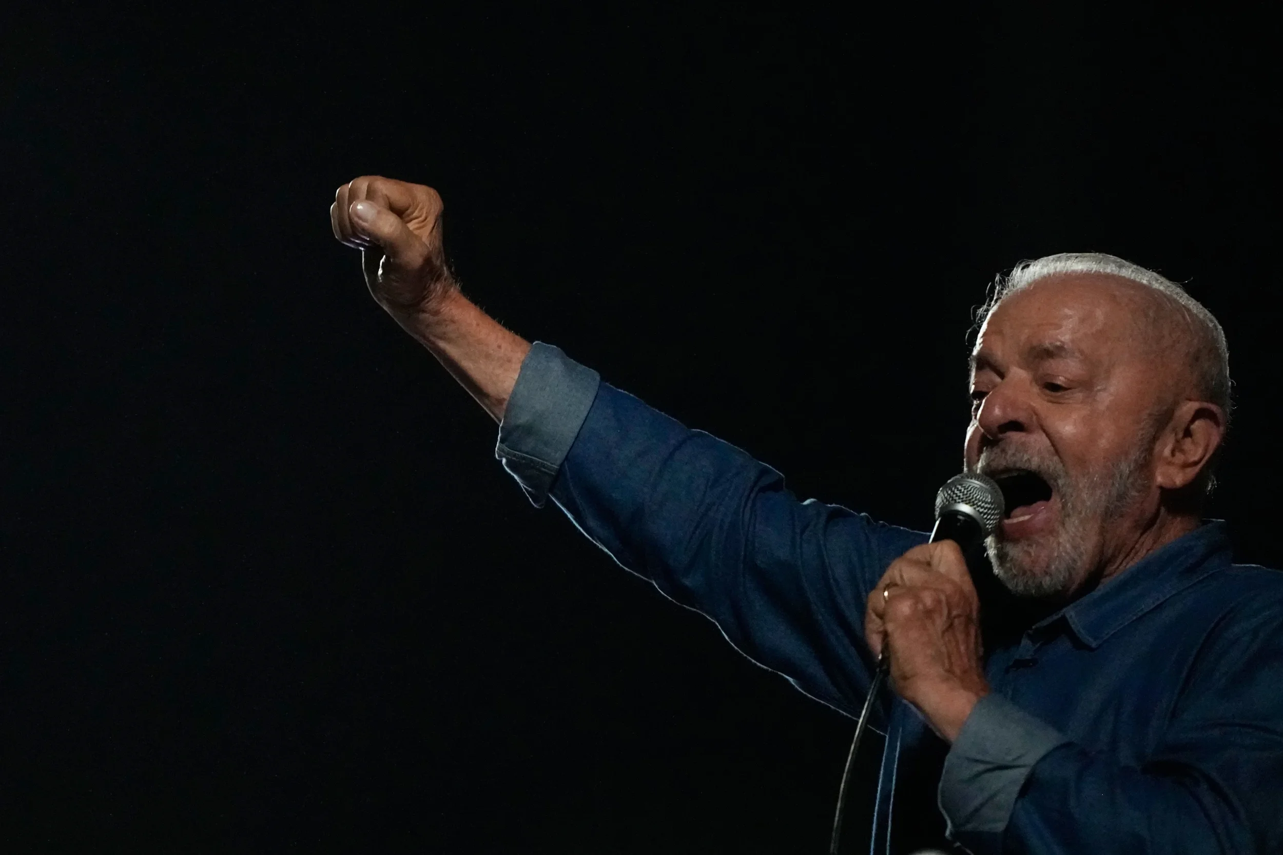 Lula moviliza a millones para ganar elecciones en Brasil, Bolsonaro impugna y Trump insinúa un amaño