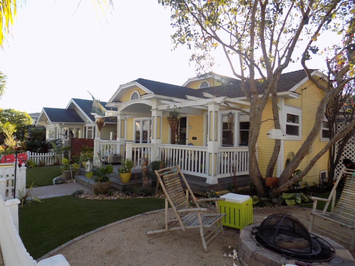 Optimized-Front+yard+shot+landscape+lighting+in+Long+Beach+Ca+OC+Night+Lights+(16).jpg