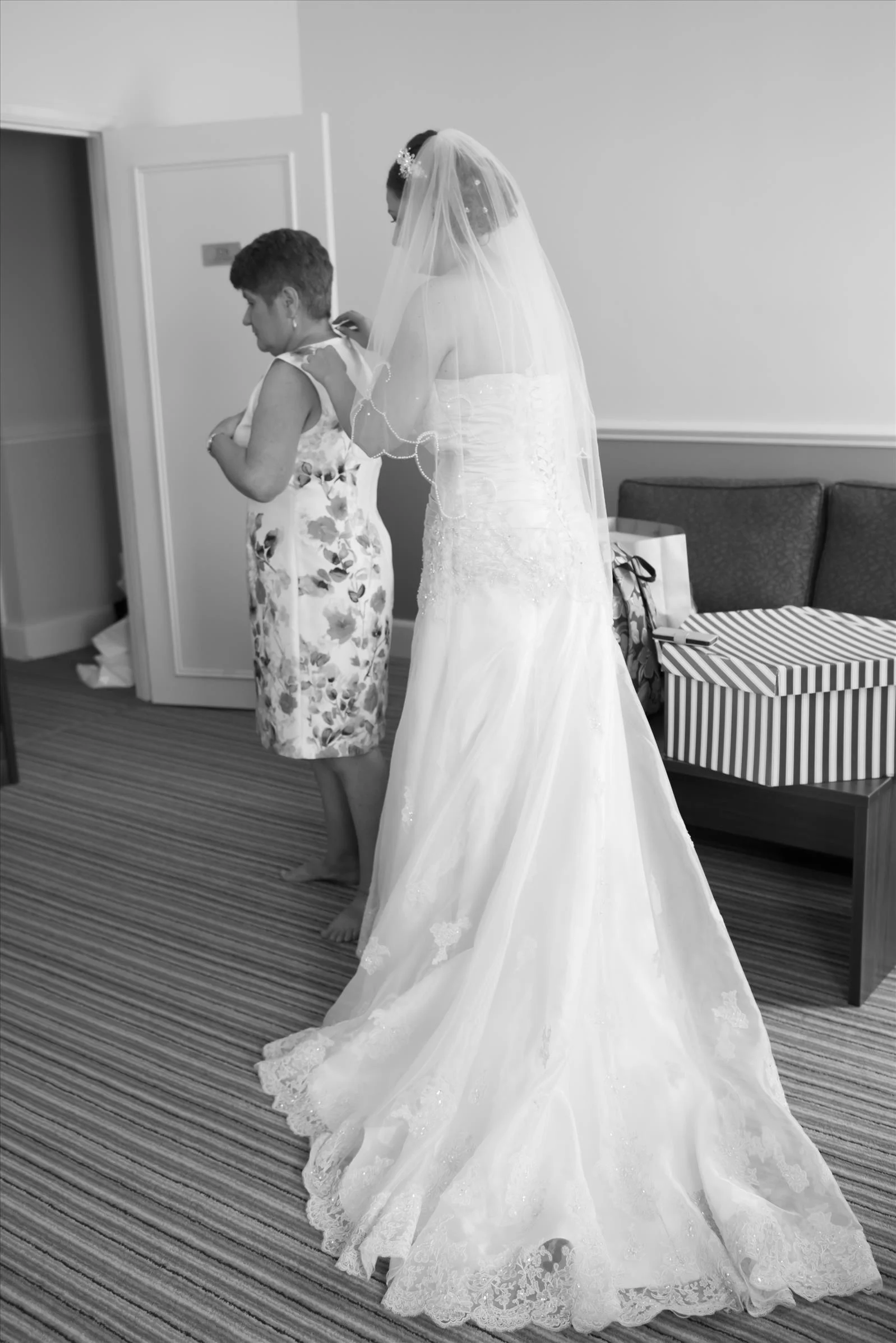 Mr & Mrs Cook -180.jpg