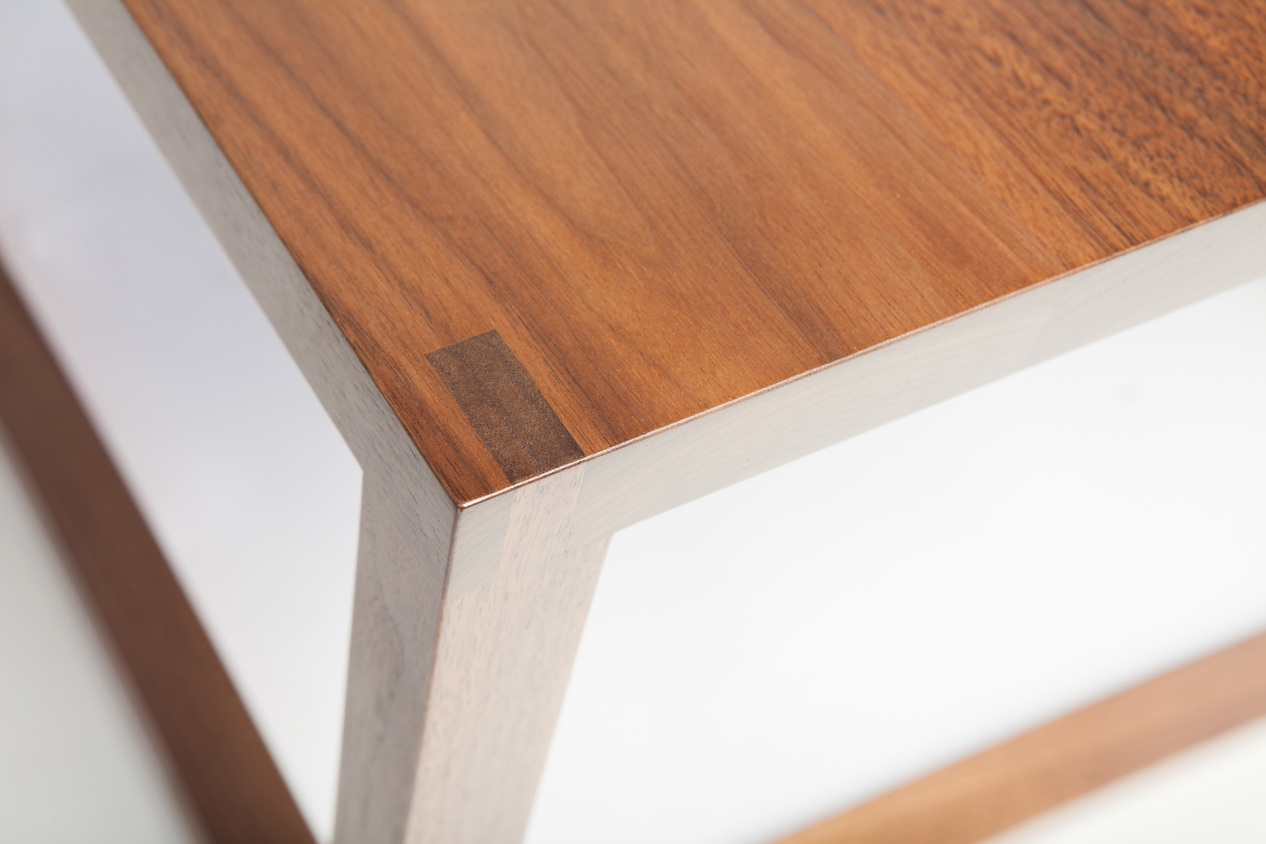 BVL One Table - Walnut