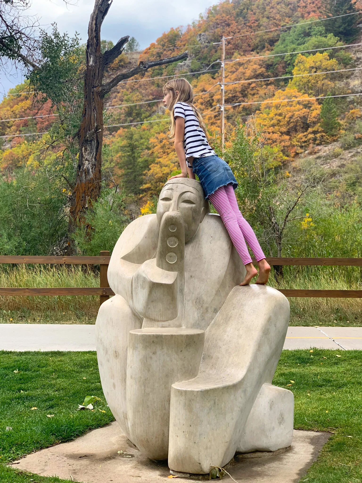 Aspens, hot chocolate before school + a lollipop with ants inside