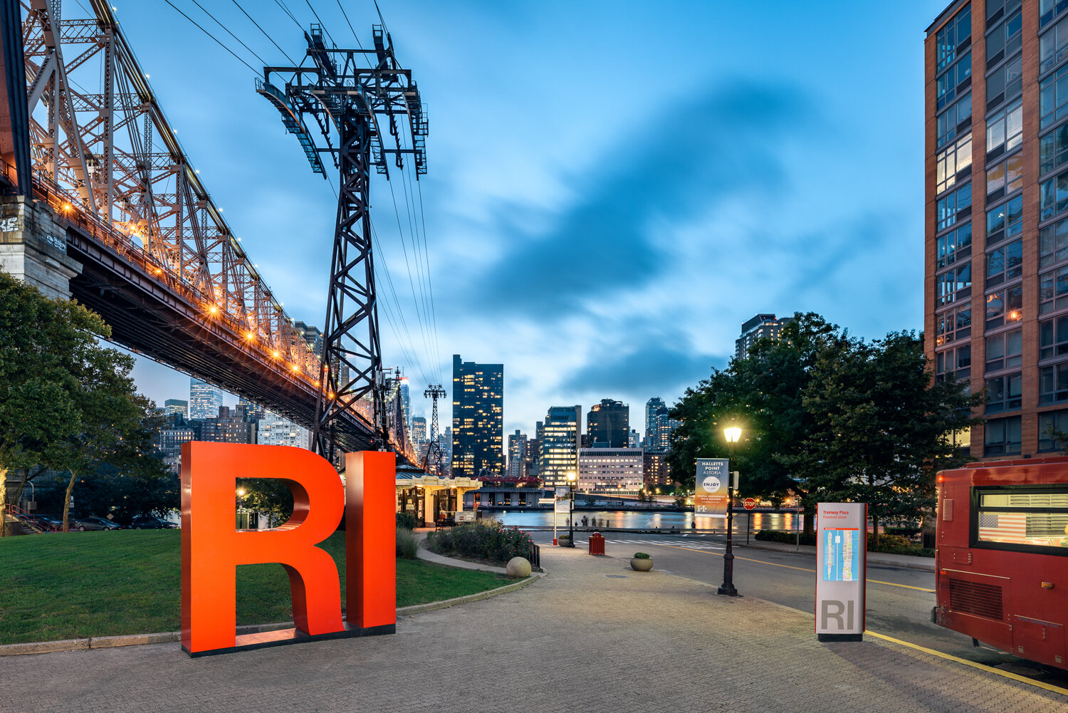 Roosevelt Island Wayfinding Entro