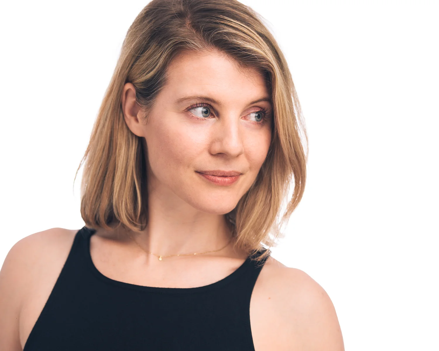 Liz_Juusola_headshot.jpg