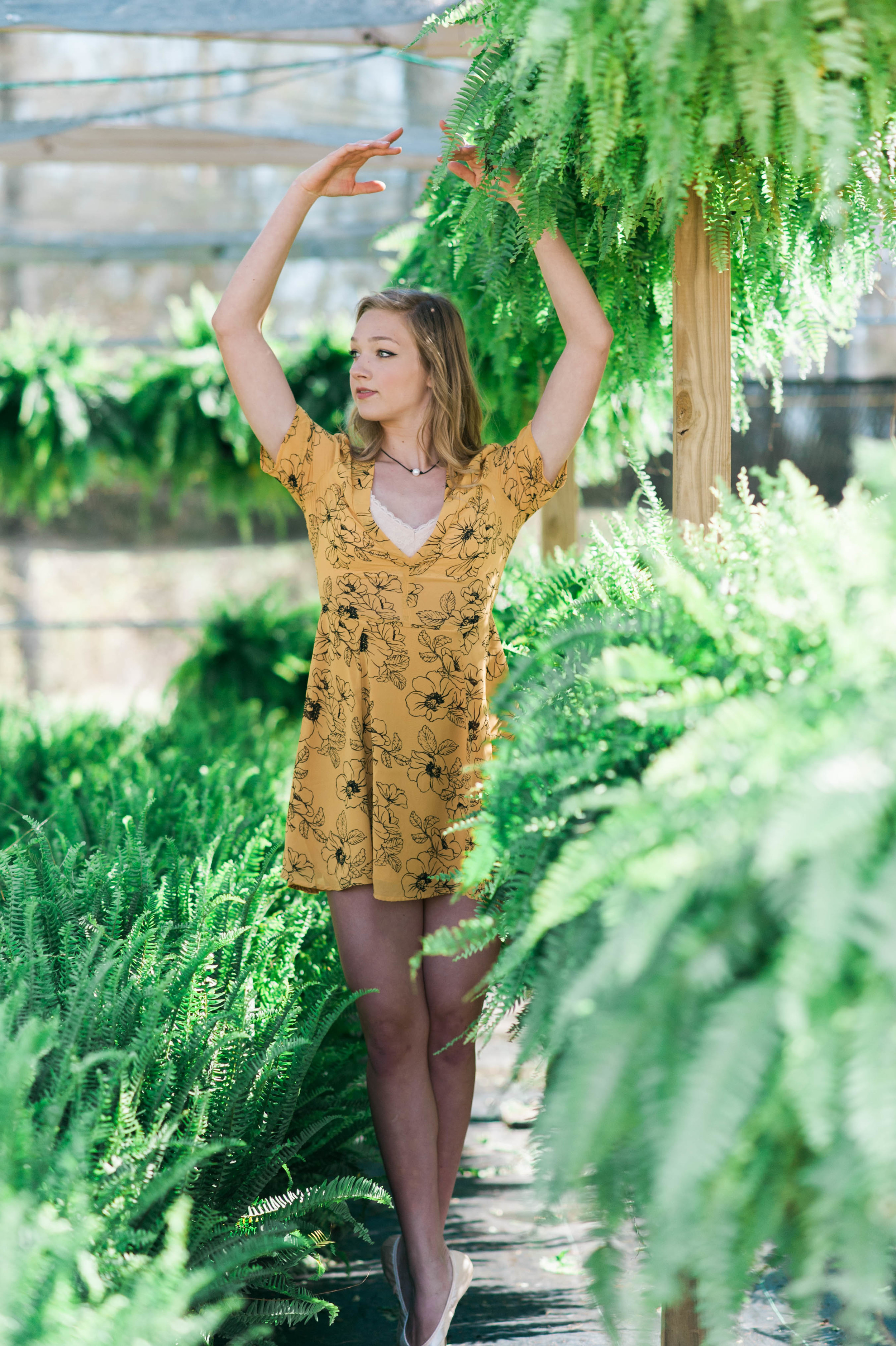 the-greenery-alabama-senior-session-in-greenhouse-ballerina-asheville-senior-photographer