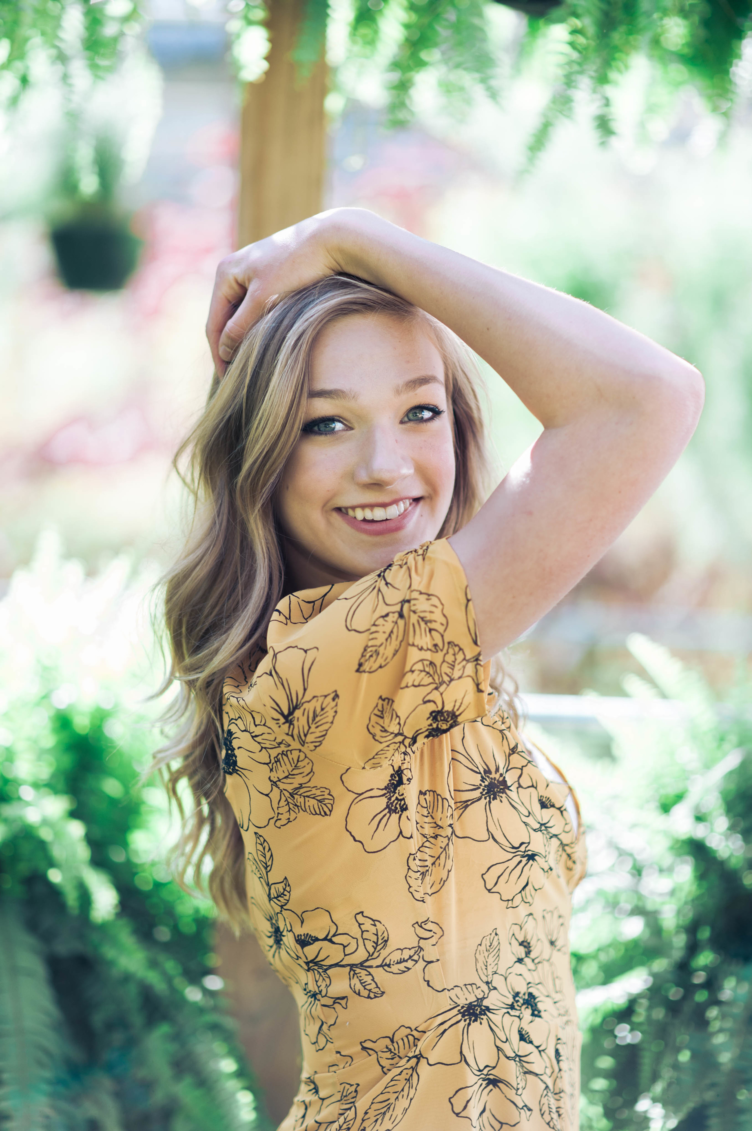 the-greenery-alabama-senior-session-in-greenhouse-ballerina-asheville-senior-photographer