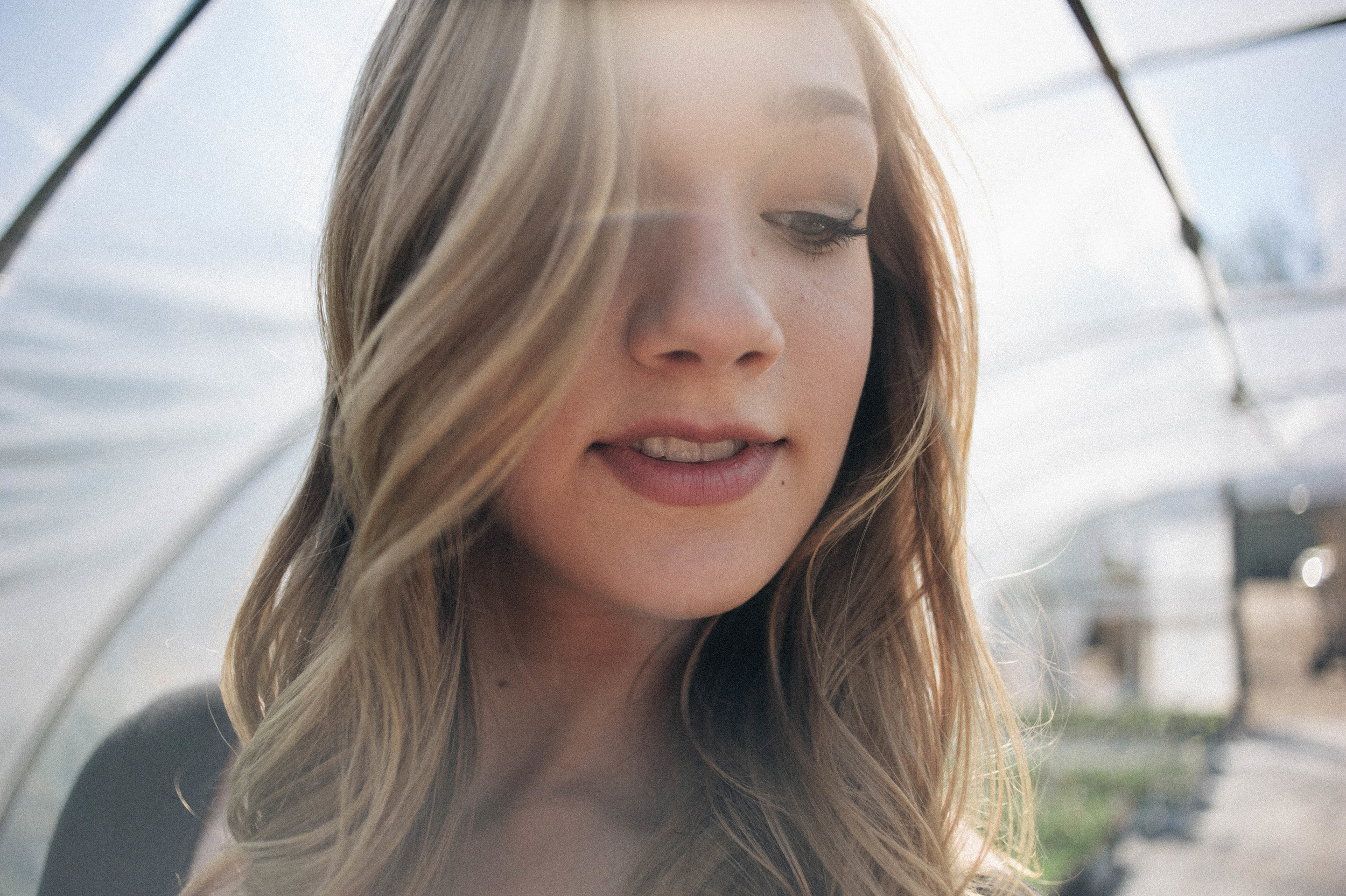 the-greenery-alabama-senior-session-in-greenhouse-ballerina-asheville-senior-photographer