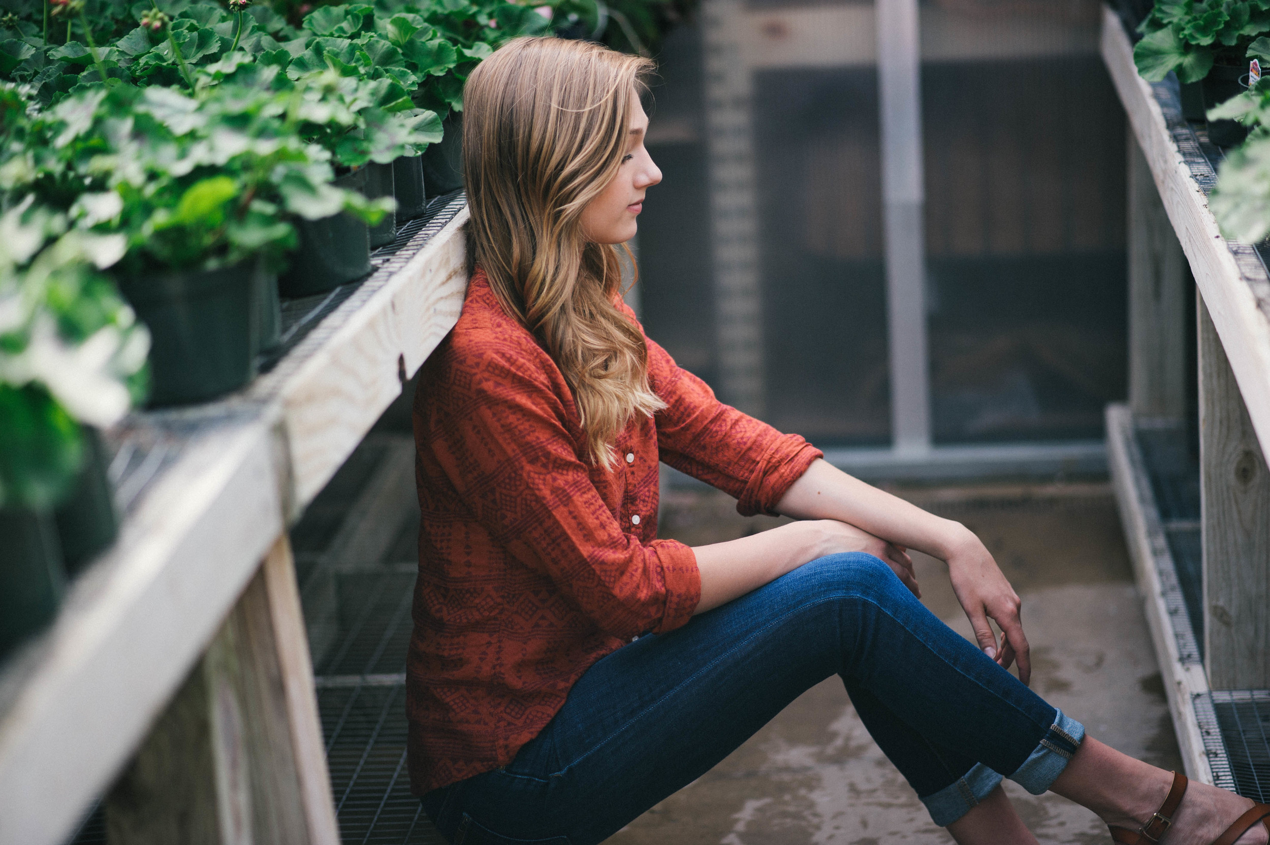 the-greenery-alabama-senior-session-in-greenhouse-ballerina-asheville-senior-photographer