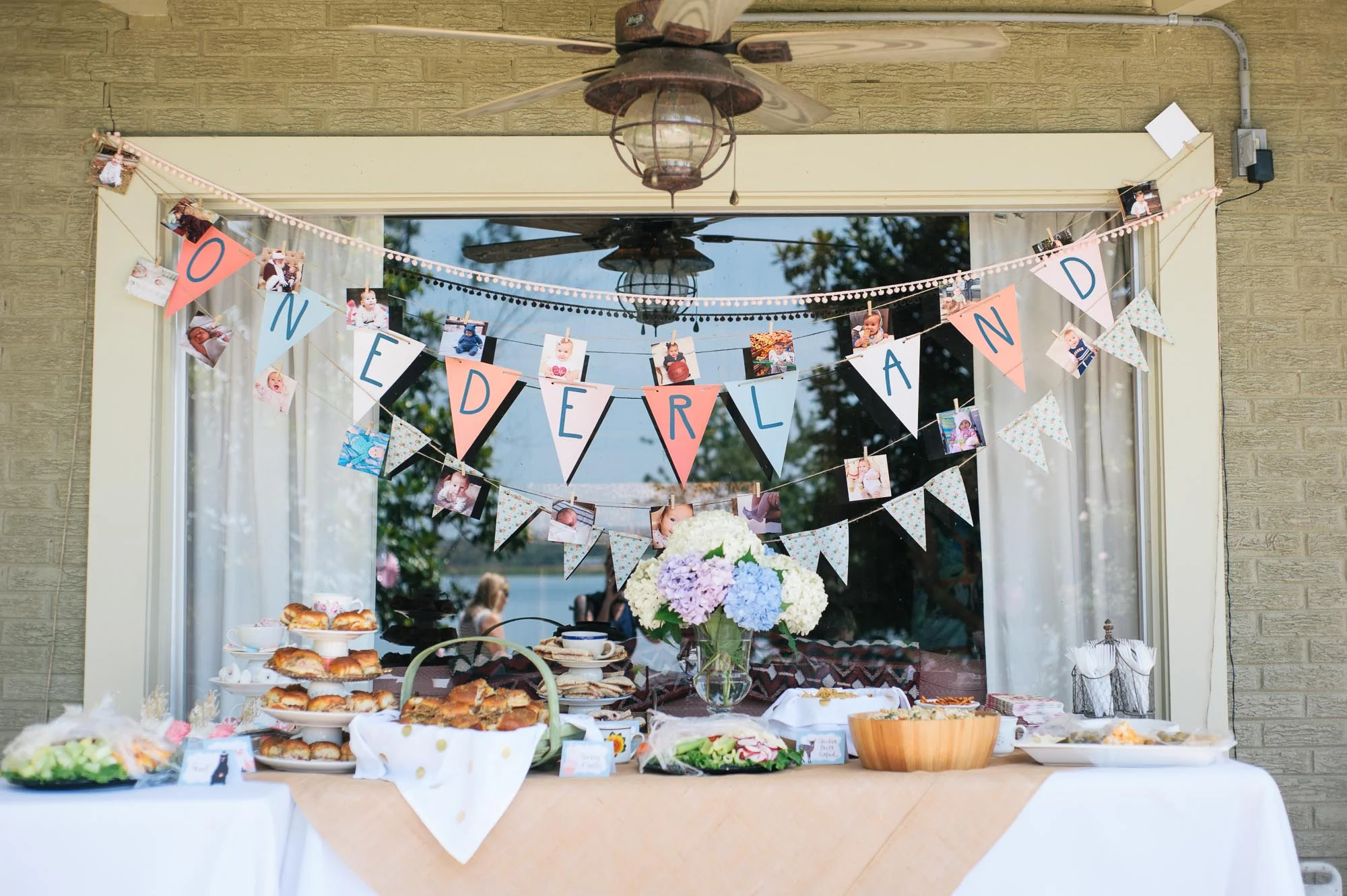 m.newsom-photography-one-year-old-girls-birthday-party-ideas-alice-in-wonderland (13 of 42).jpg