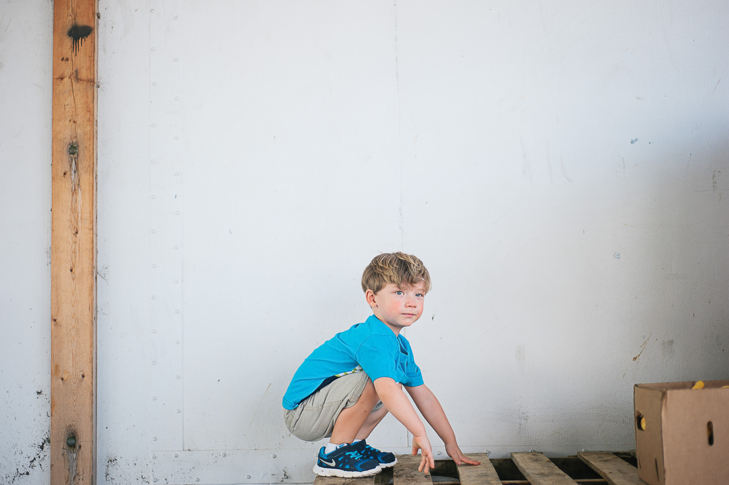 family-session-at-nashville-farmers-market-savannah-georgia-family-photographer-family-photographer-in-savannah-georgia-m-newsom-photography