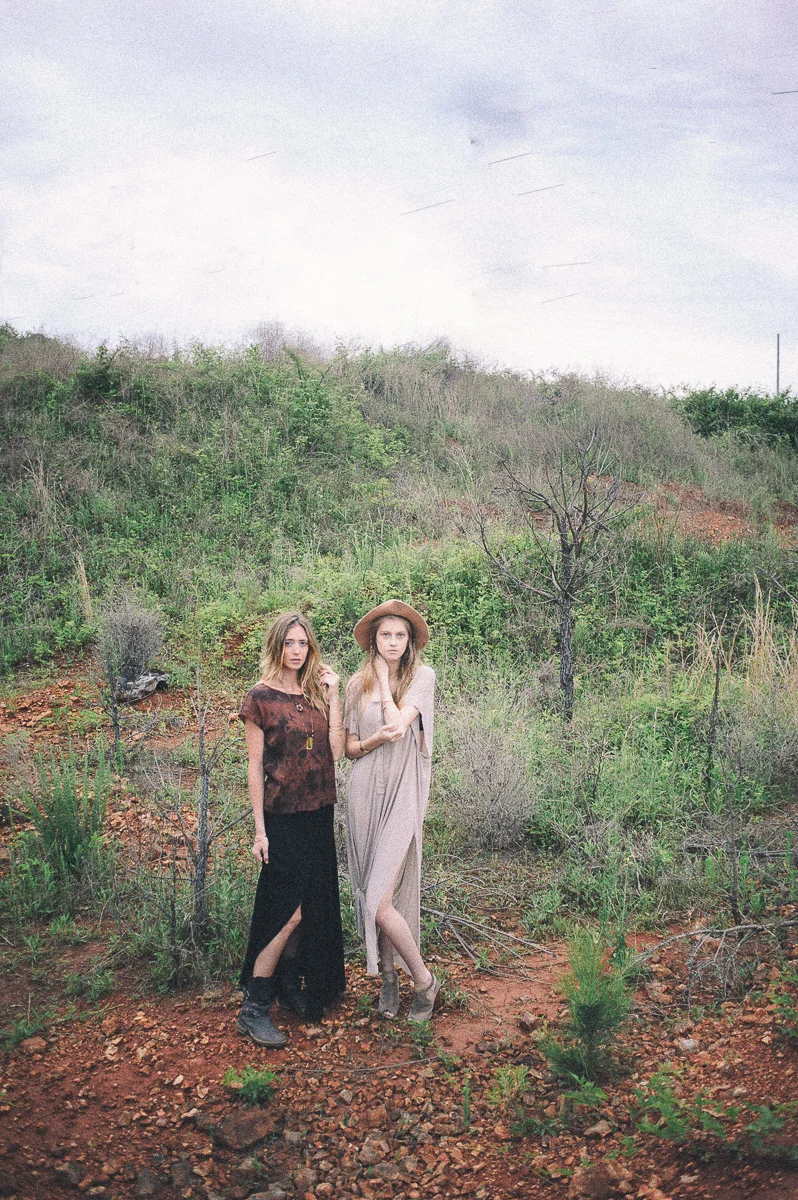 savannah-georgia-fashion-photographer-savannah-fashion-photographer-small-business-photographer-in-savannah-georgia-simon-and-ruby-sisters-of-nature-hazel-and-scout