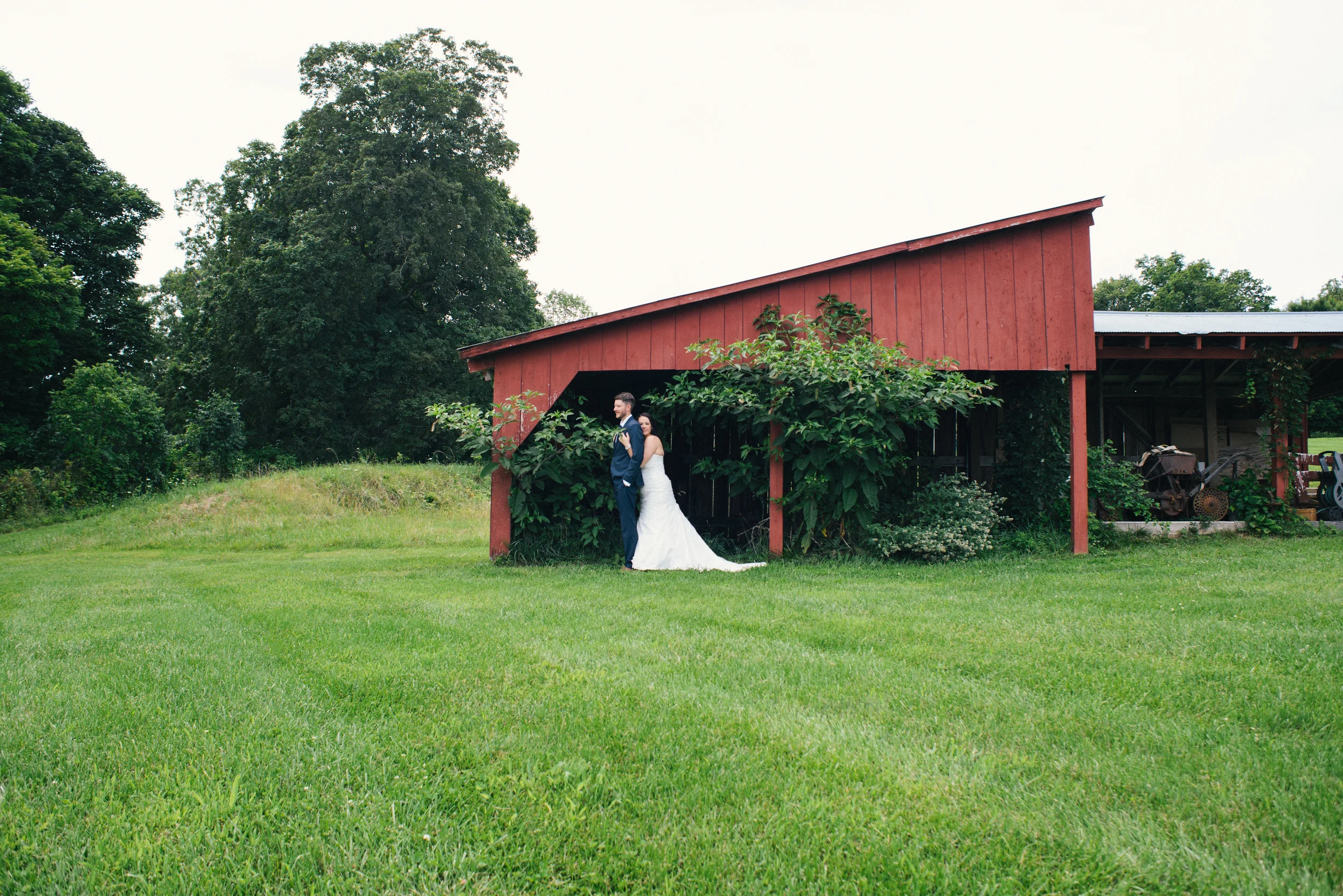 savannah-georgia-wedding-photography-wedding-photographers-in-savannah-georgia-mitchell-indiana-farm-wedding