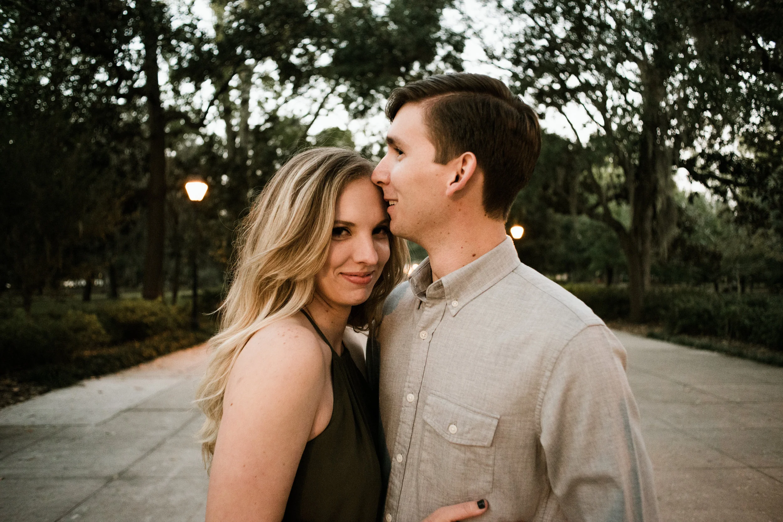 savannah-georgia-engagement-session-forsyth-park-engagement-session-savannah-engagement-photographer-meg-hill-photo