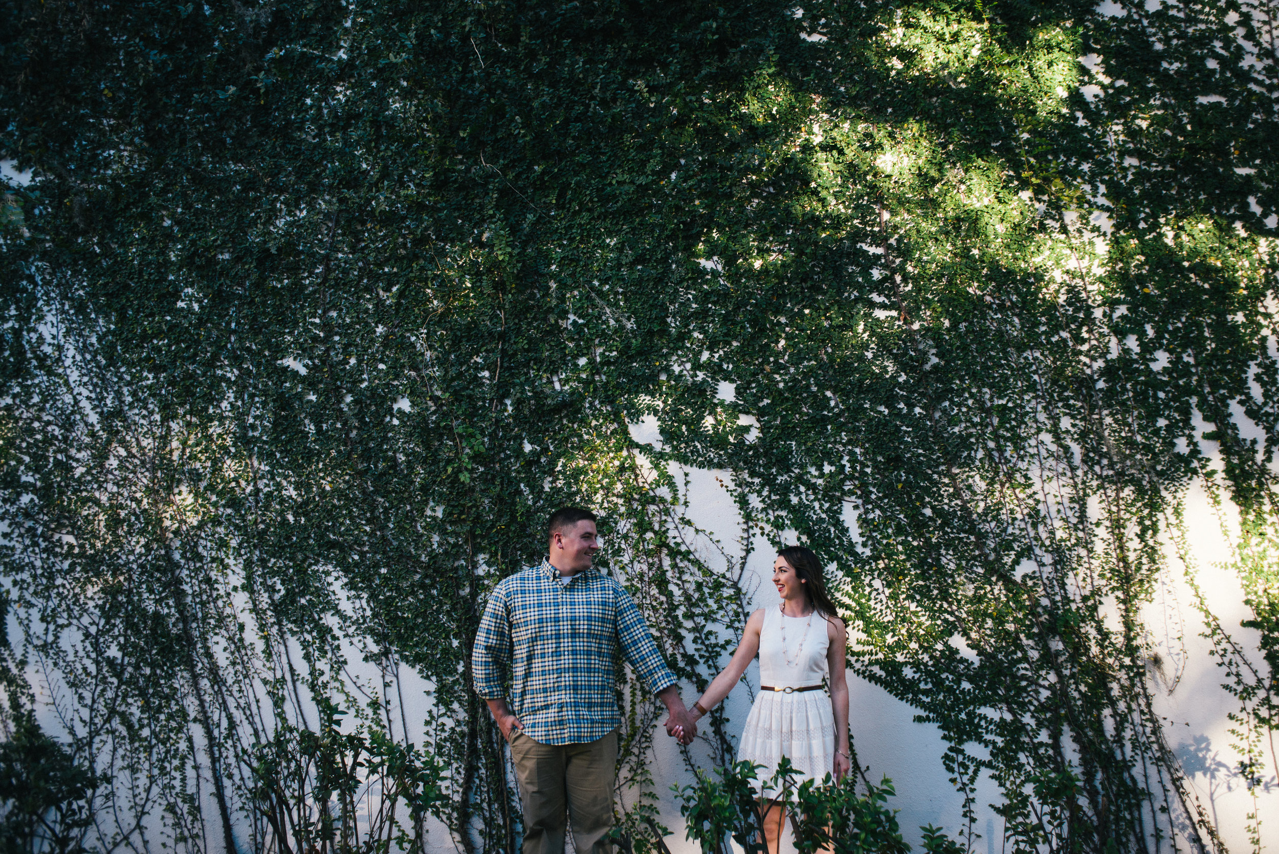 downtown-savannah-engagement-session-engagement-photographer-in-savannah-georgia-wedding-photographer-in-savannah-georgia