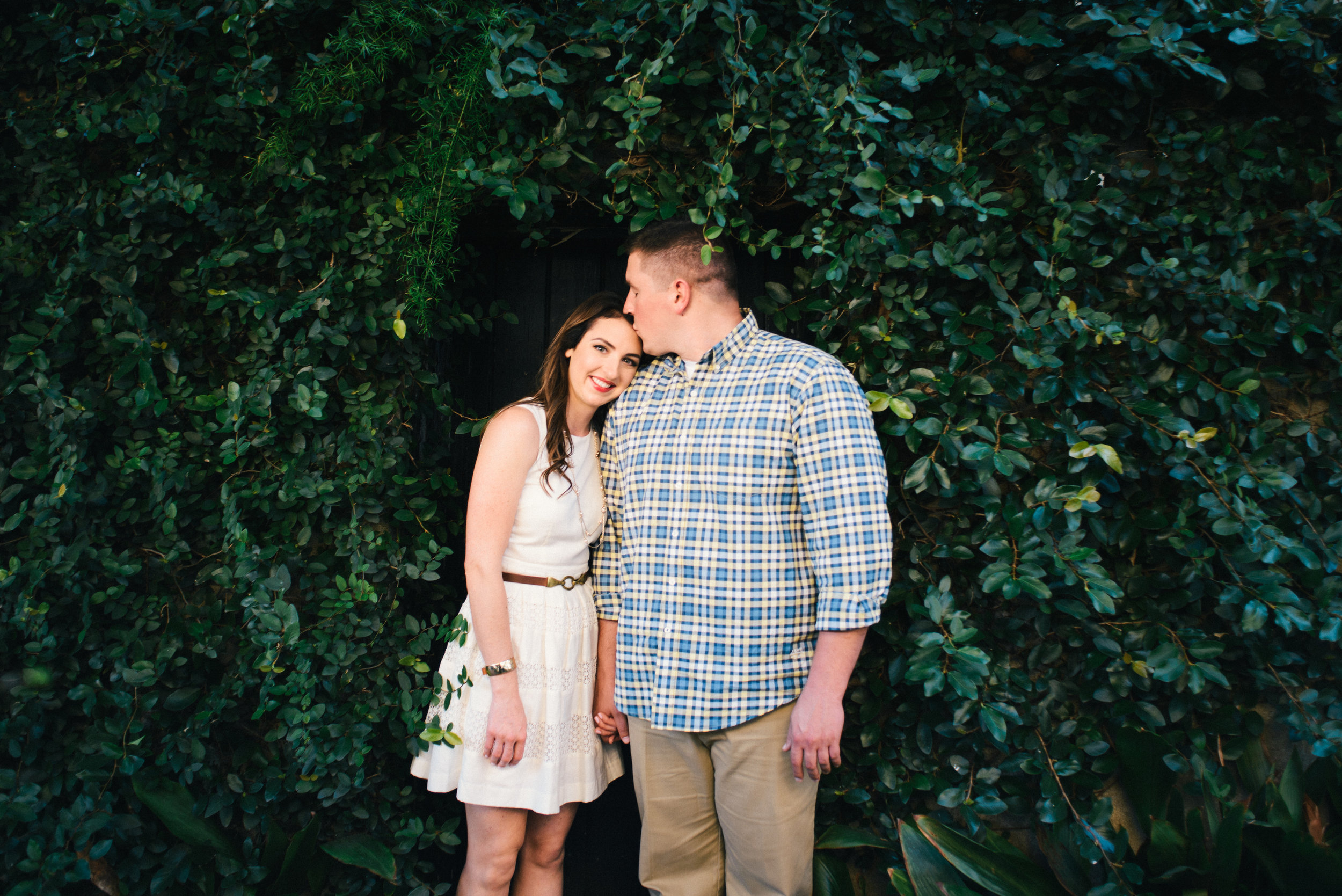 downtown-savannah-engagement-session-engagement-photographer-in-savannah-georgia-wedding-photographer-in-savannah-georgia