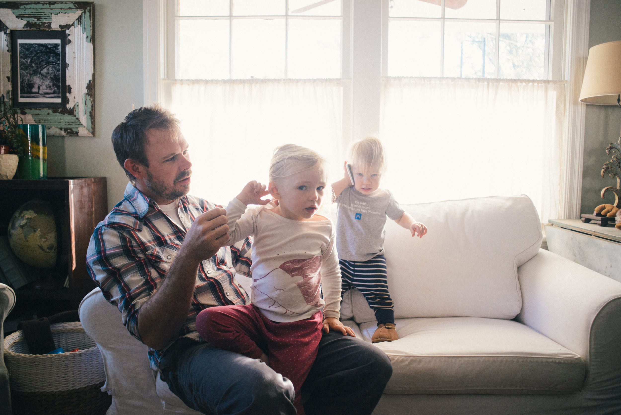 savannah-family-photographer-in-home-family-session-in-savannah-georgia-carborro-north-carolina-family-photographer