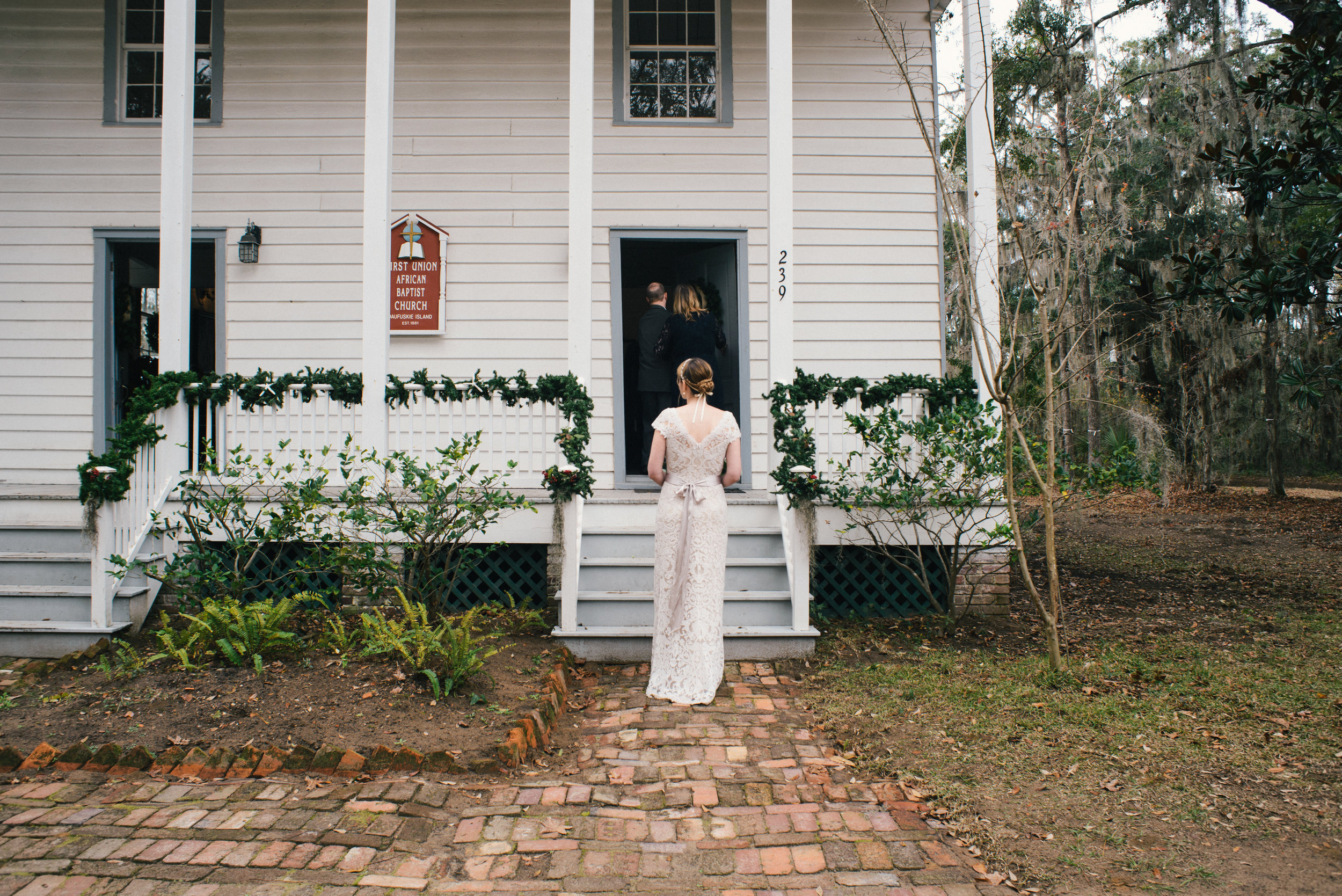 emily-and-david-daufuskie-island-wedding-december-wedding-meg-hill-photo- (118 of 728).jpg