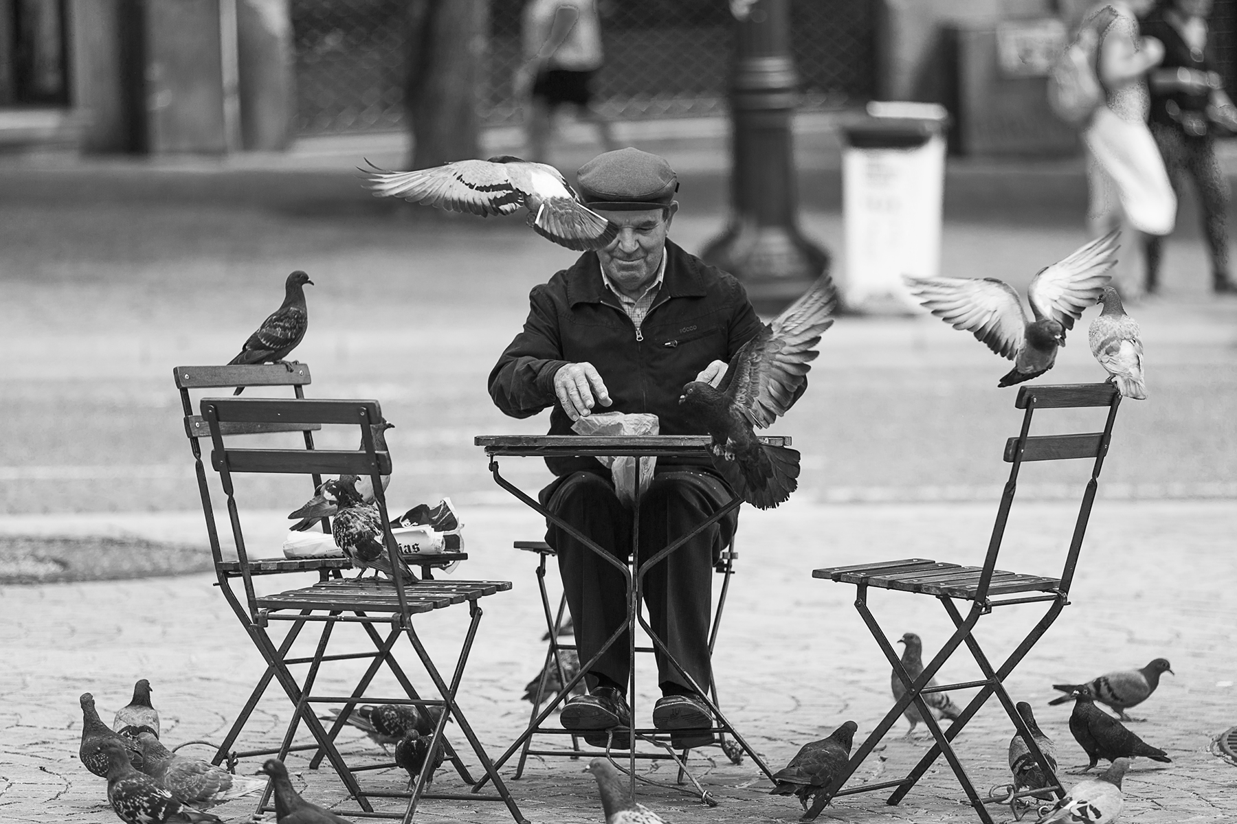 " Partilhando - Sharing " by José Moutinho is licensed under CC BY 2.0 .