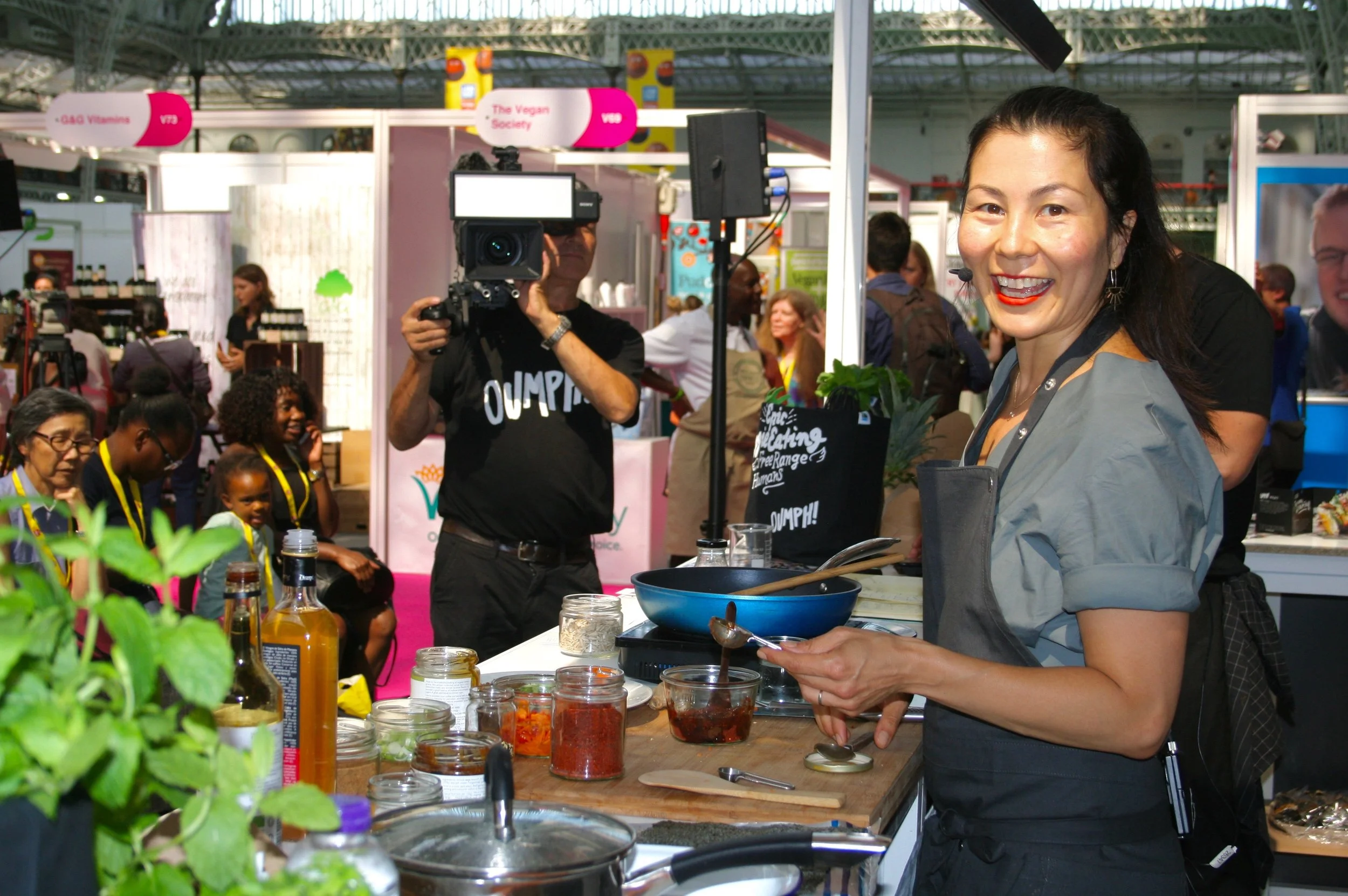 Oumph! x Just V Show Shiso Delicious cooking demo