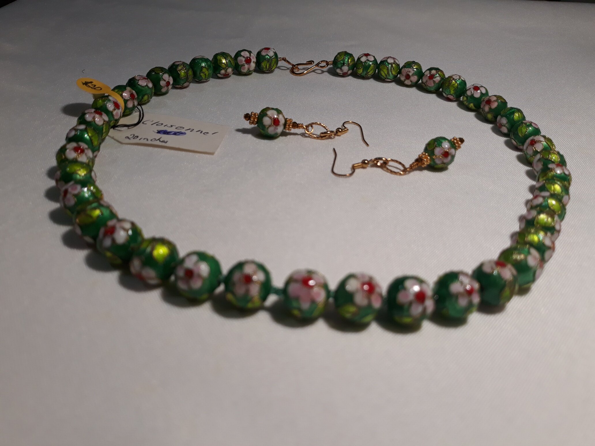 MY002 Necklace and earrings, green &amp; red cloisonné' beads 