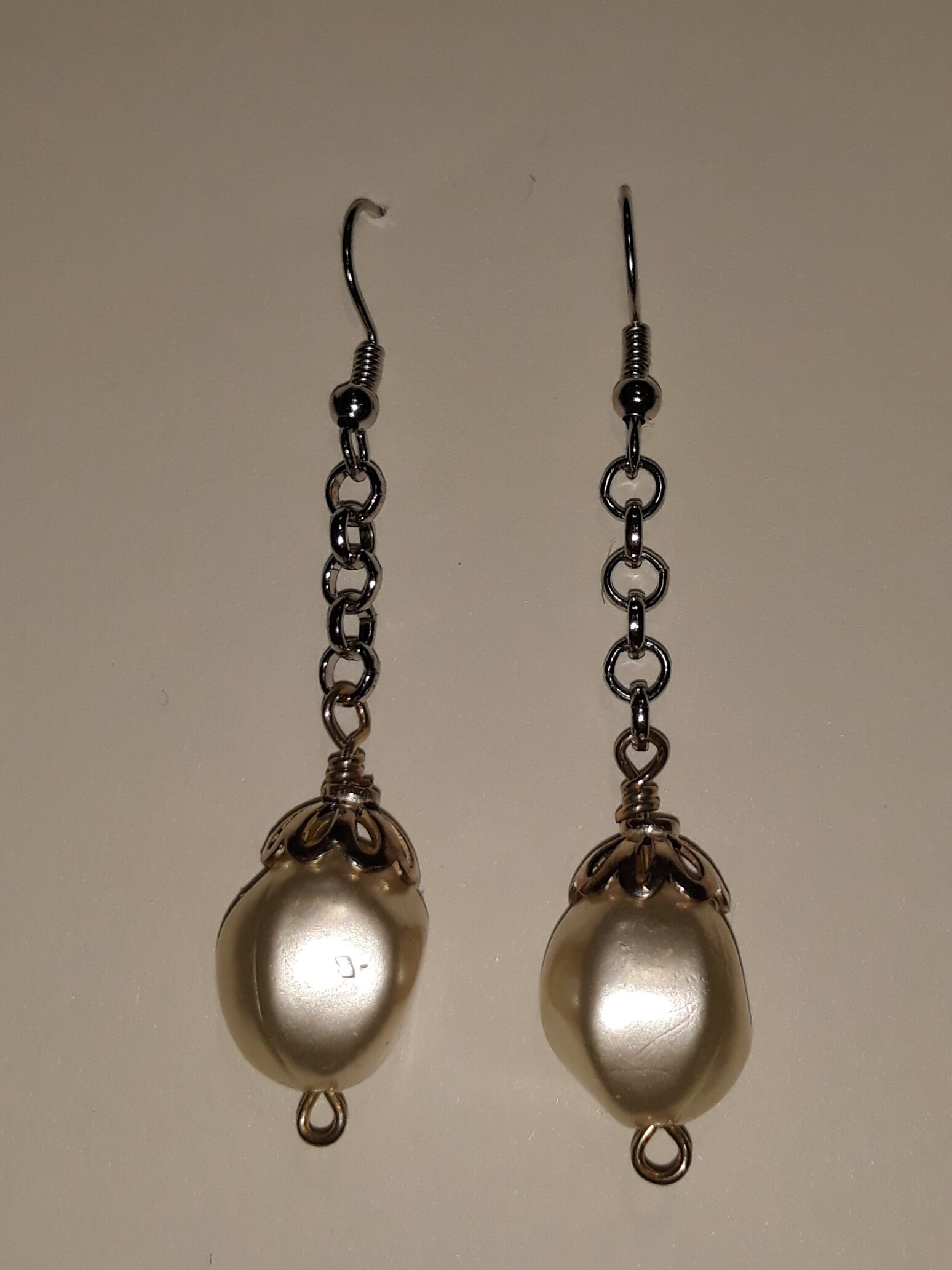 MY005 Earrings, white, square pearls