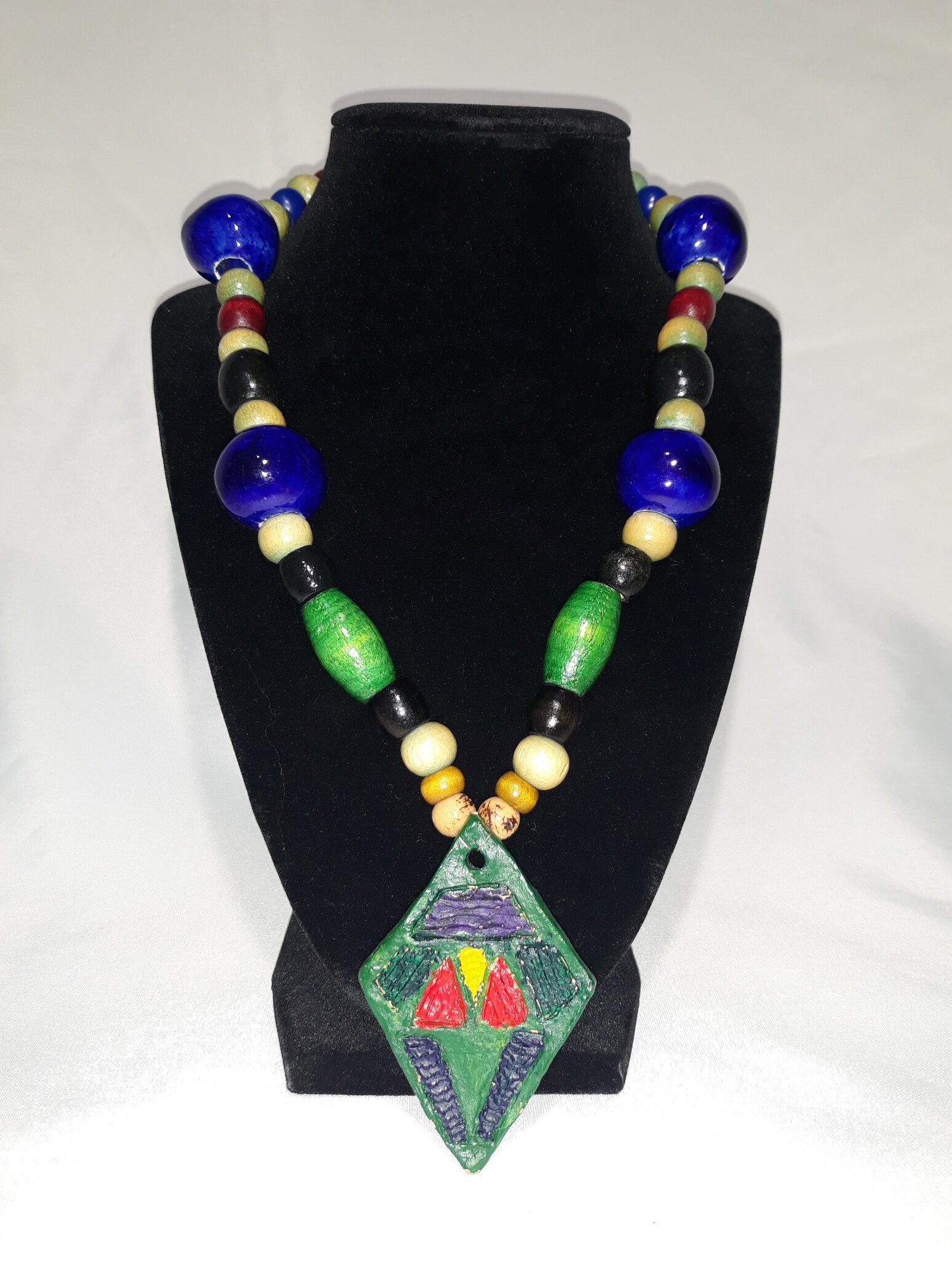WS001 Necklace, wood beads &amp; ceramic pendant