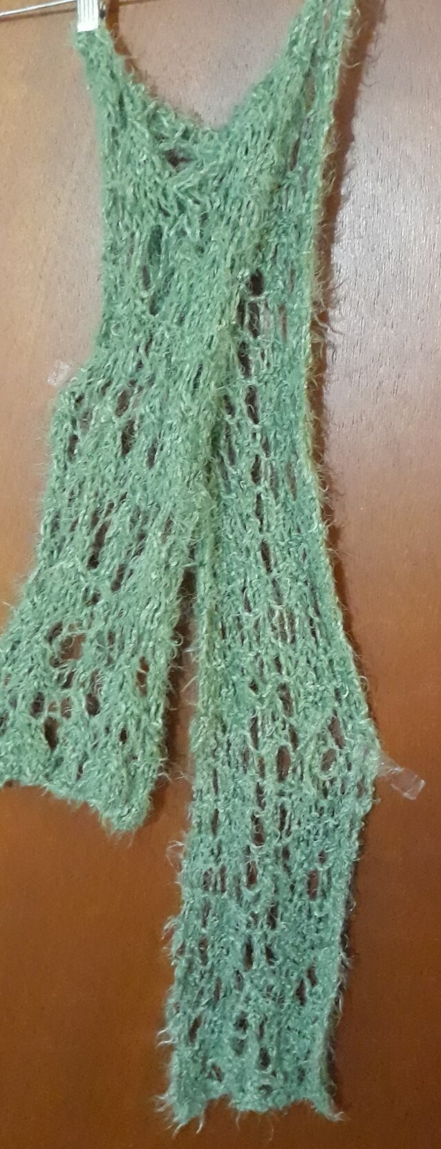 KY010 Knitted Scarf, olive green yarn