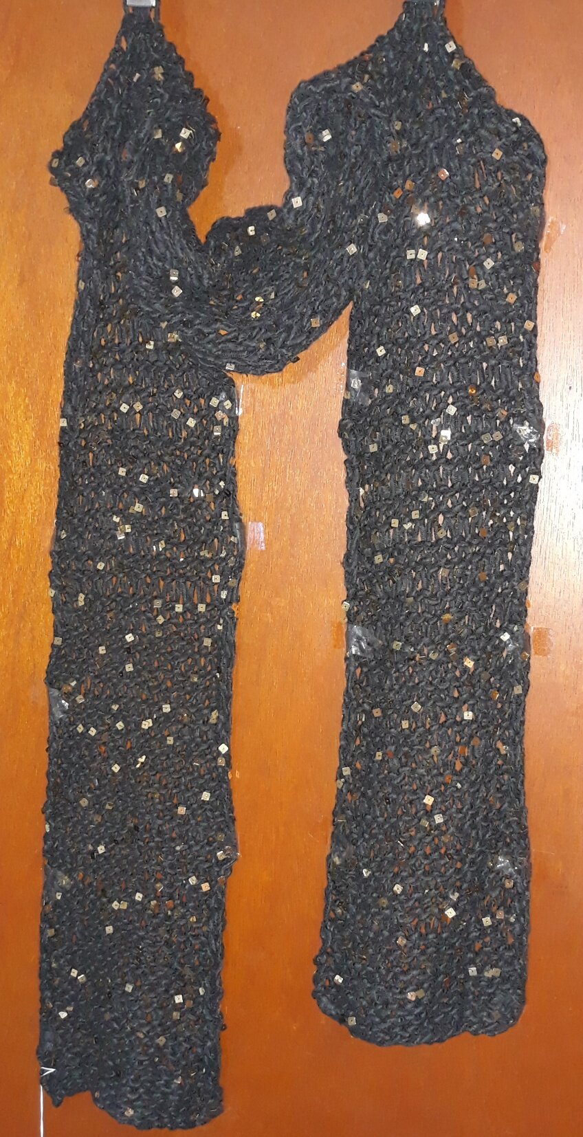 KY012 Knitted Scarf, black yarn with gold color sequins