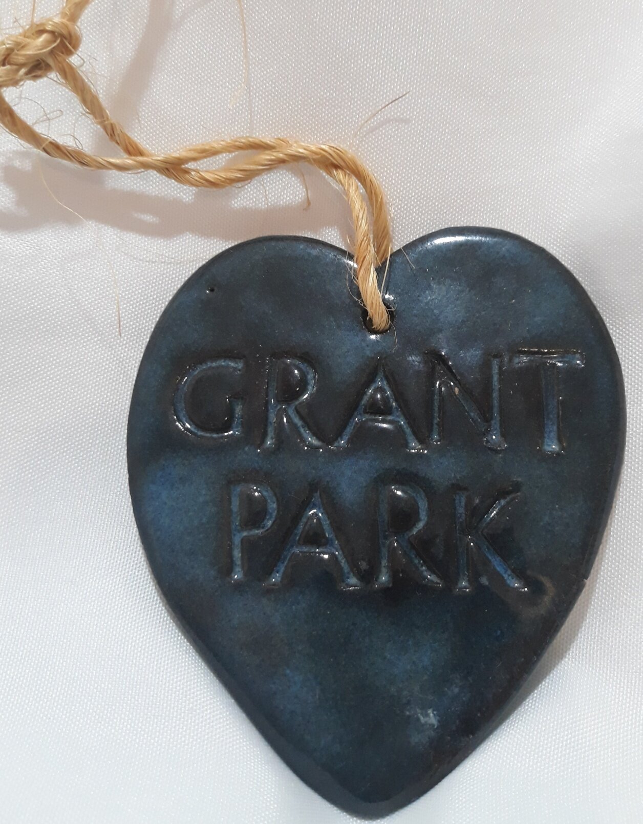 NBV002 Ceramic Heart "Grant Park", dark blue