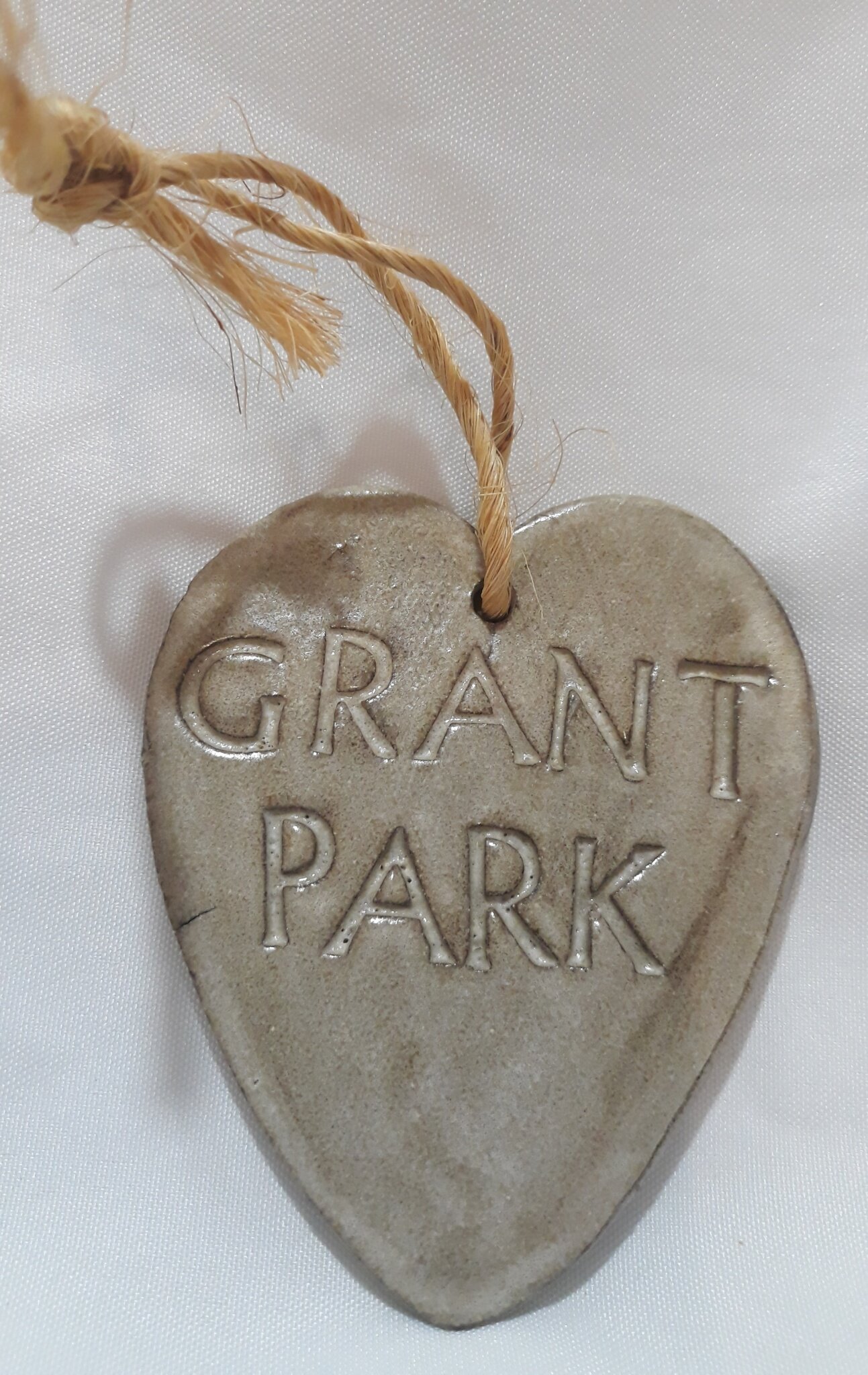 NBV003 Ceramic Heart "Grant Park", beige